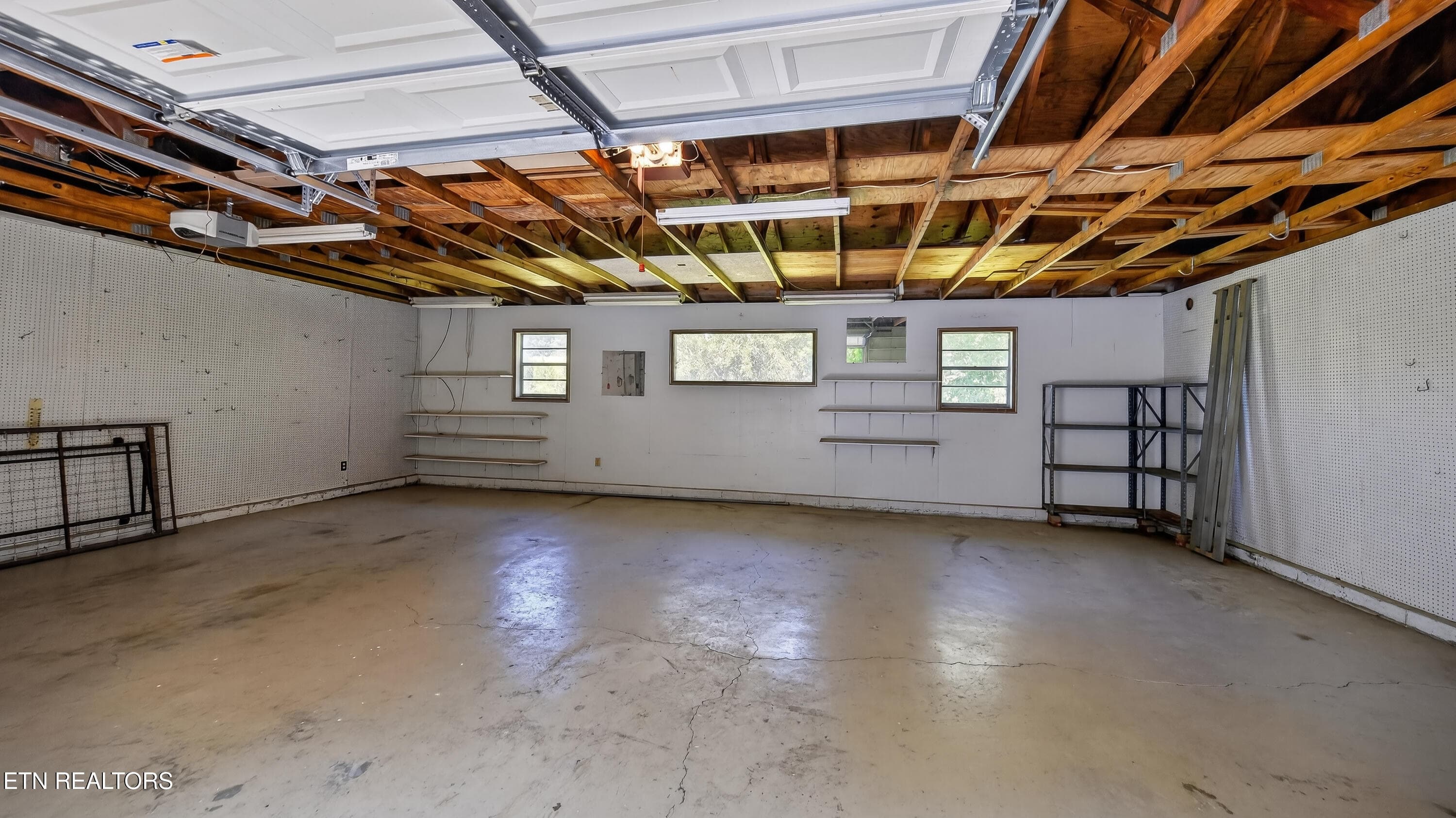 Detached Garage - 12401 Buttermilk Rd, Knoxville, TN 37932, Knoxville