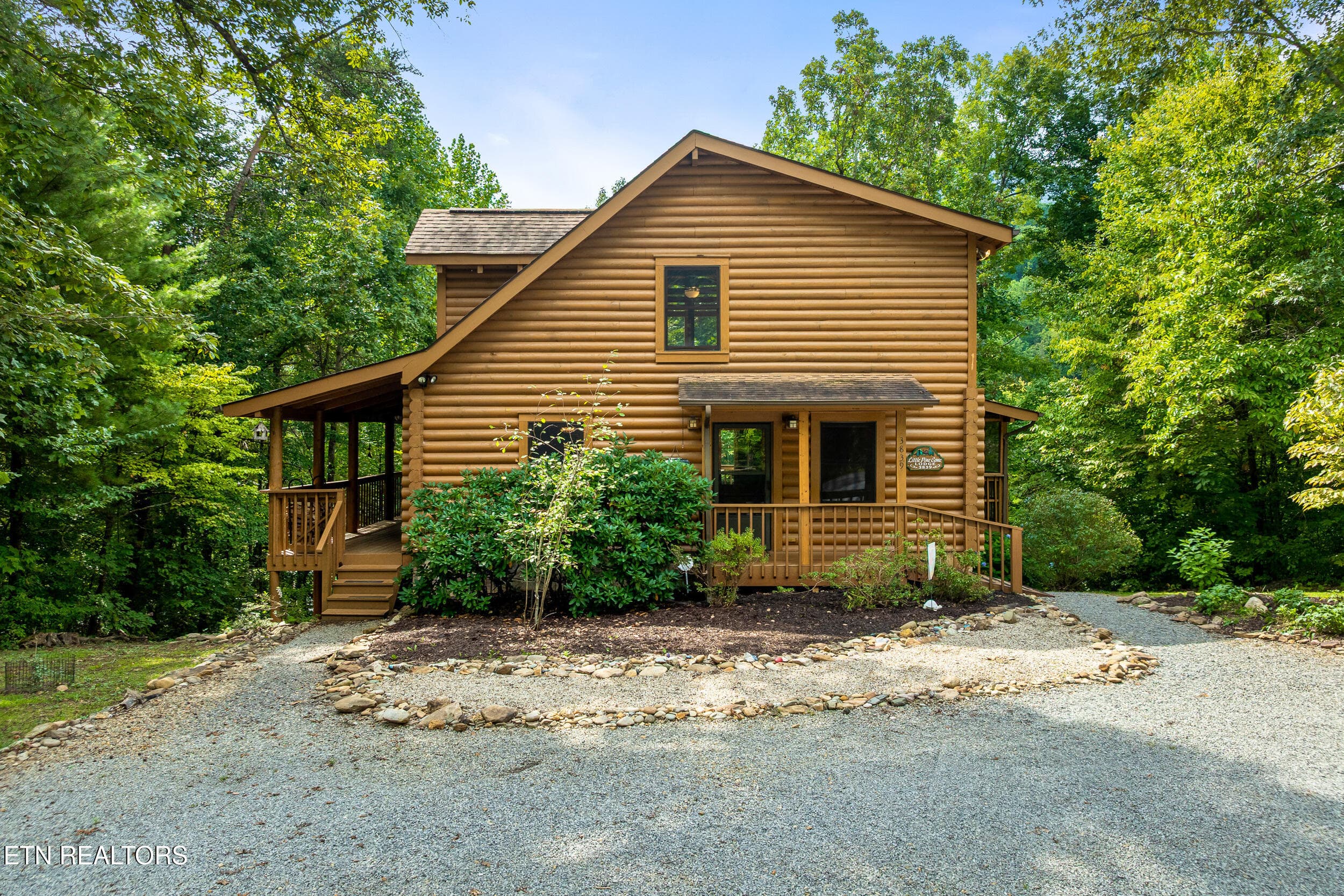 3839 saddle brook way-2 - 3839 Saddle Brook Way, Sevierville, TN 37862, Sevierville