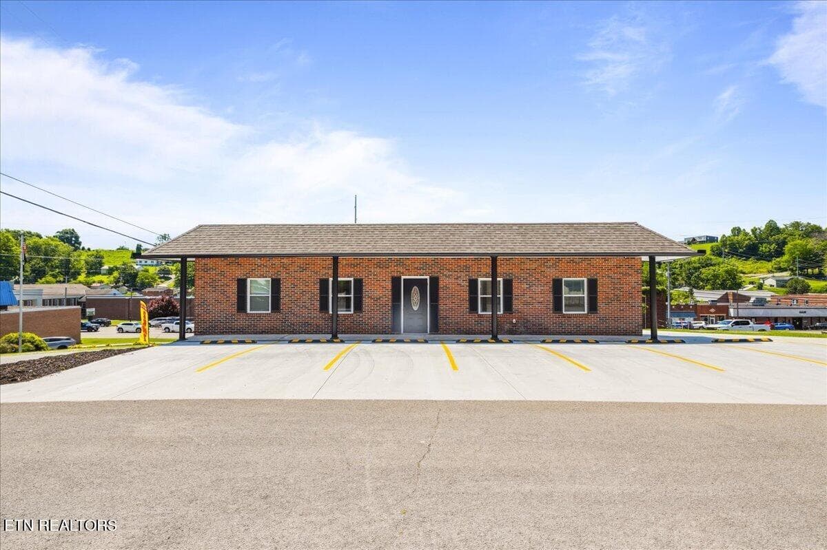 43-105 Church Alley - 105 Church Alley A, Jacksboro, TN 37757, Jacksboro