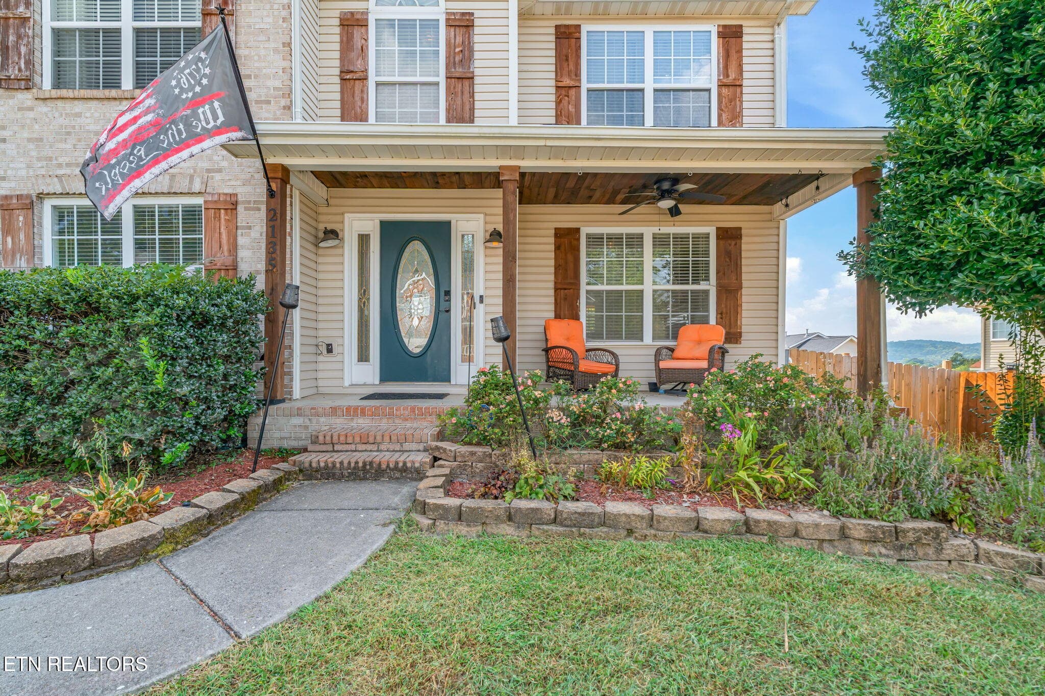 Covered Front Porch - 2135 Cedargreens Rd, Knoxville, TN 37924, Knoxville