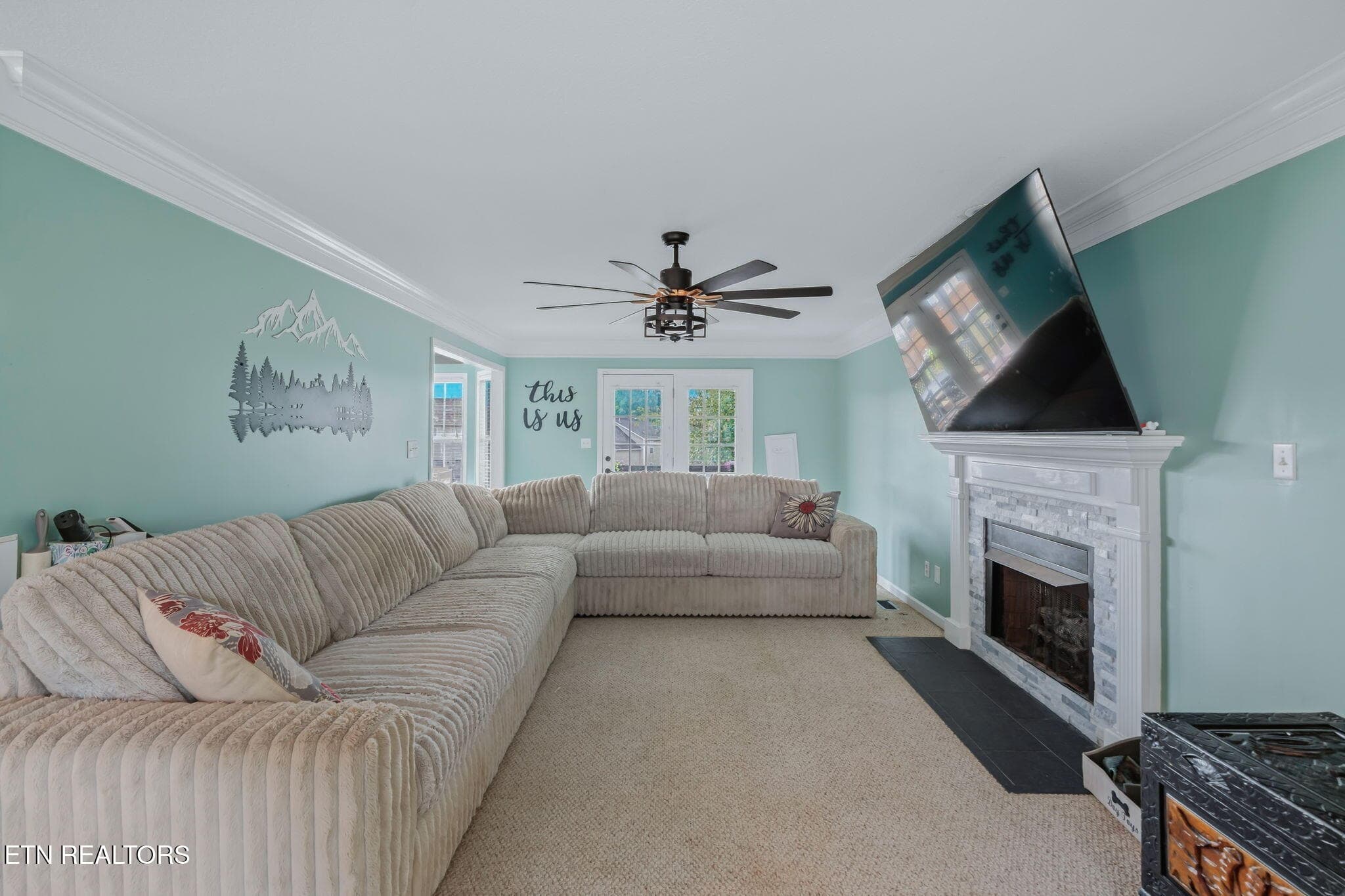 Gas Fireplace - 2135 Cedargreens Rd, Knoxville, TN 37924, Knoxville