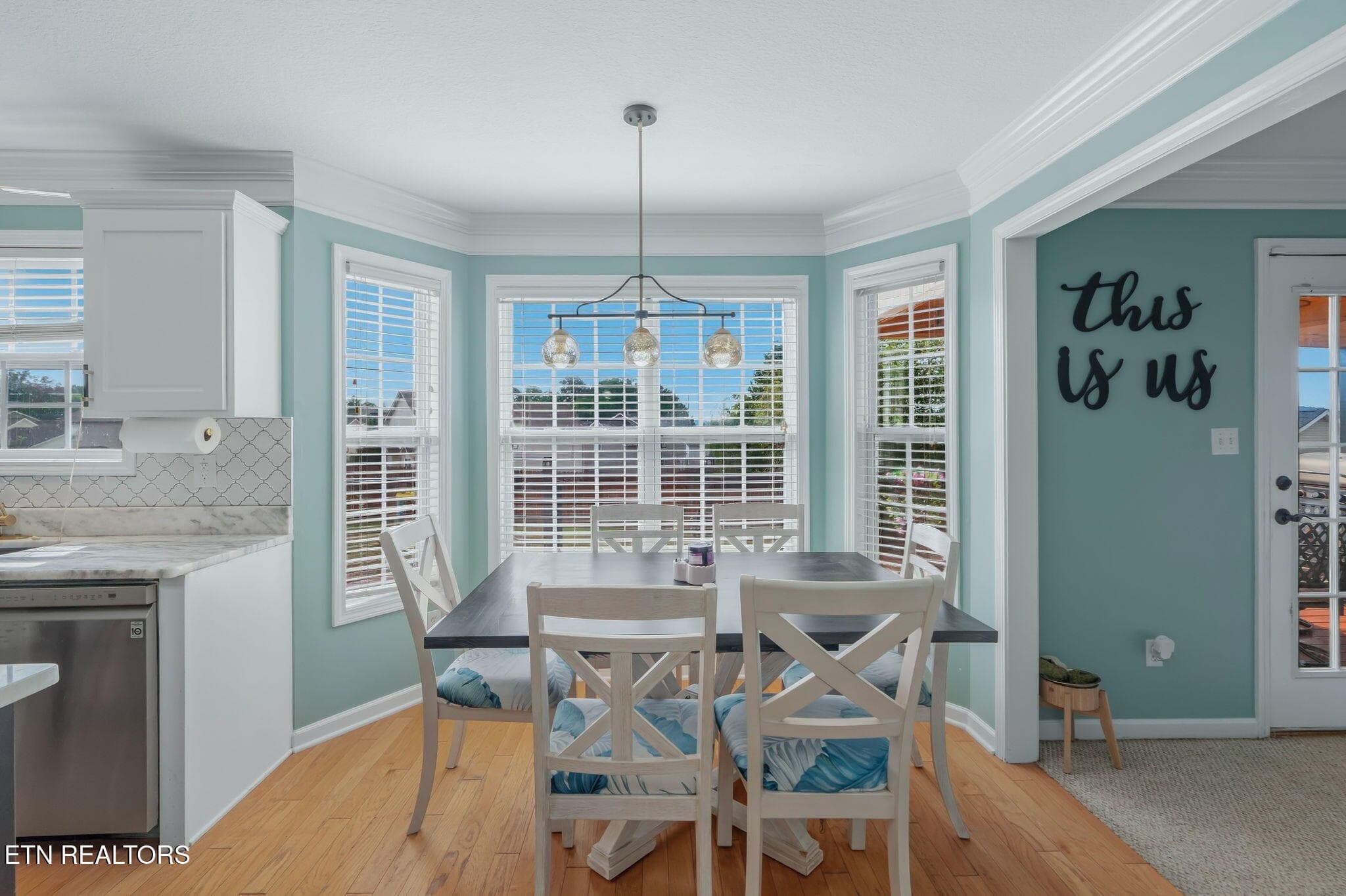 Breakfast Nook - 2135 Cedargreens Rd, Knoxville, TN 37924, Knoxville