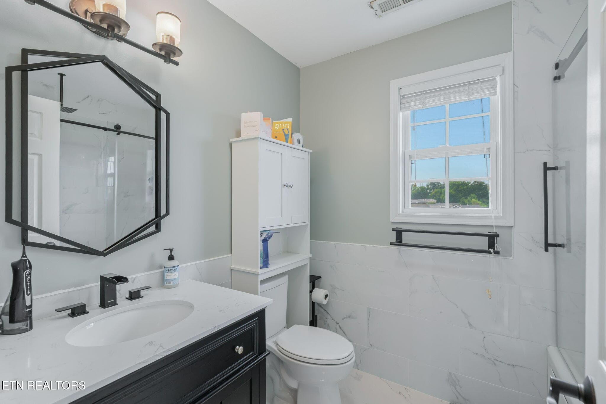 2nd Full Bath - 2135 Cedargreens Rd, Knoxville, TN 37924, Knoxville