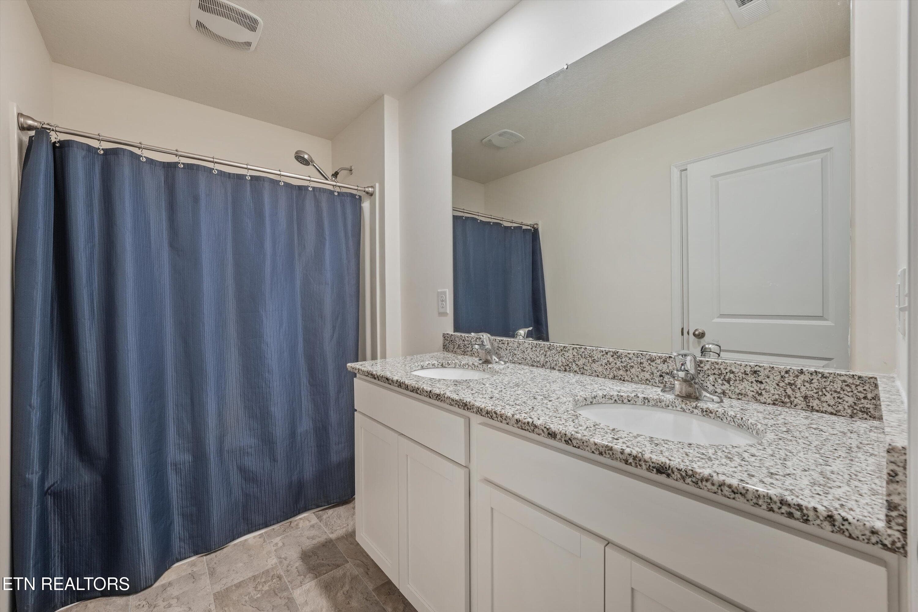 Upper Level Full Bathroom 3 - 6341 Night Time Drive, Knoxville, TN 37931, Knoxville