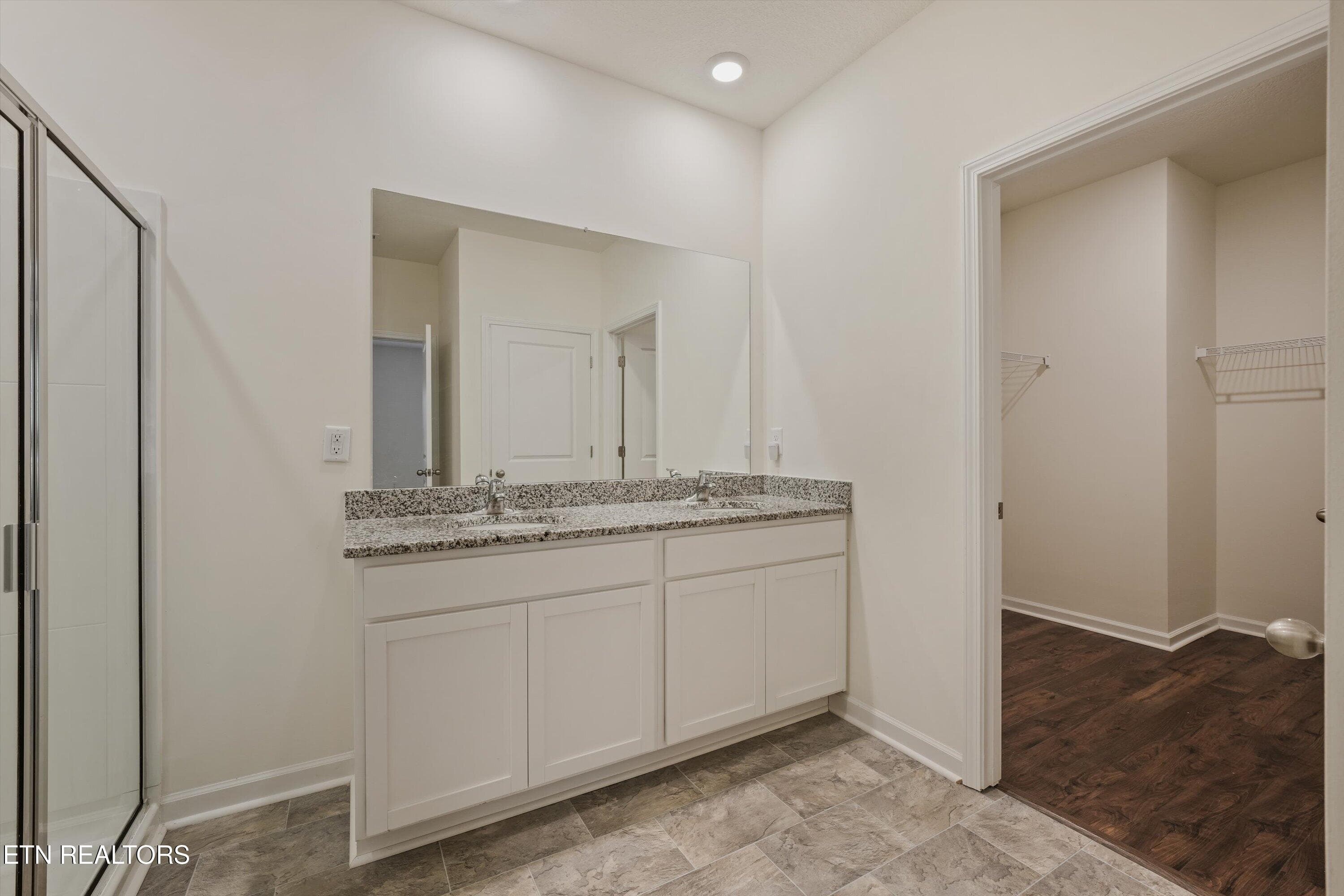 Primary Level Suite Bathroom - 6341 Night Time Drive, Knoxville, TN 37931, Knoxville