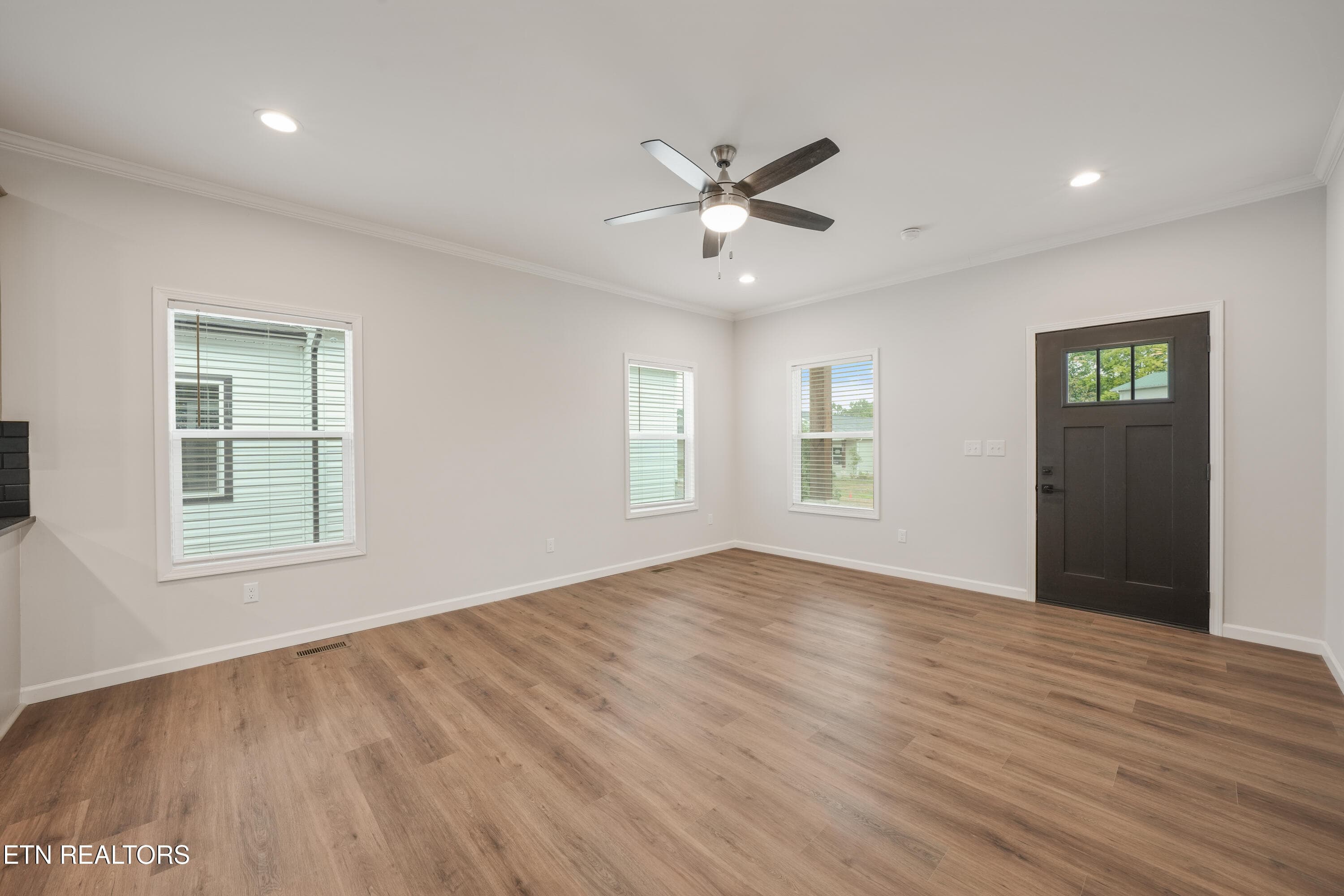 Family Room View 3 - 7622 Sycamore Breeze Rd, Knoxville, TN 37920, Knoxville
