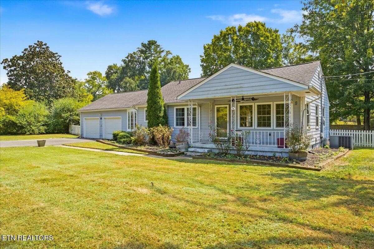 2120 Sandra Drive, Knoxville, TN 37918