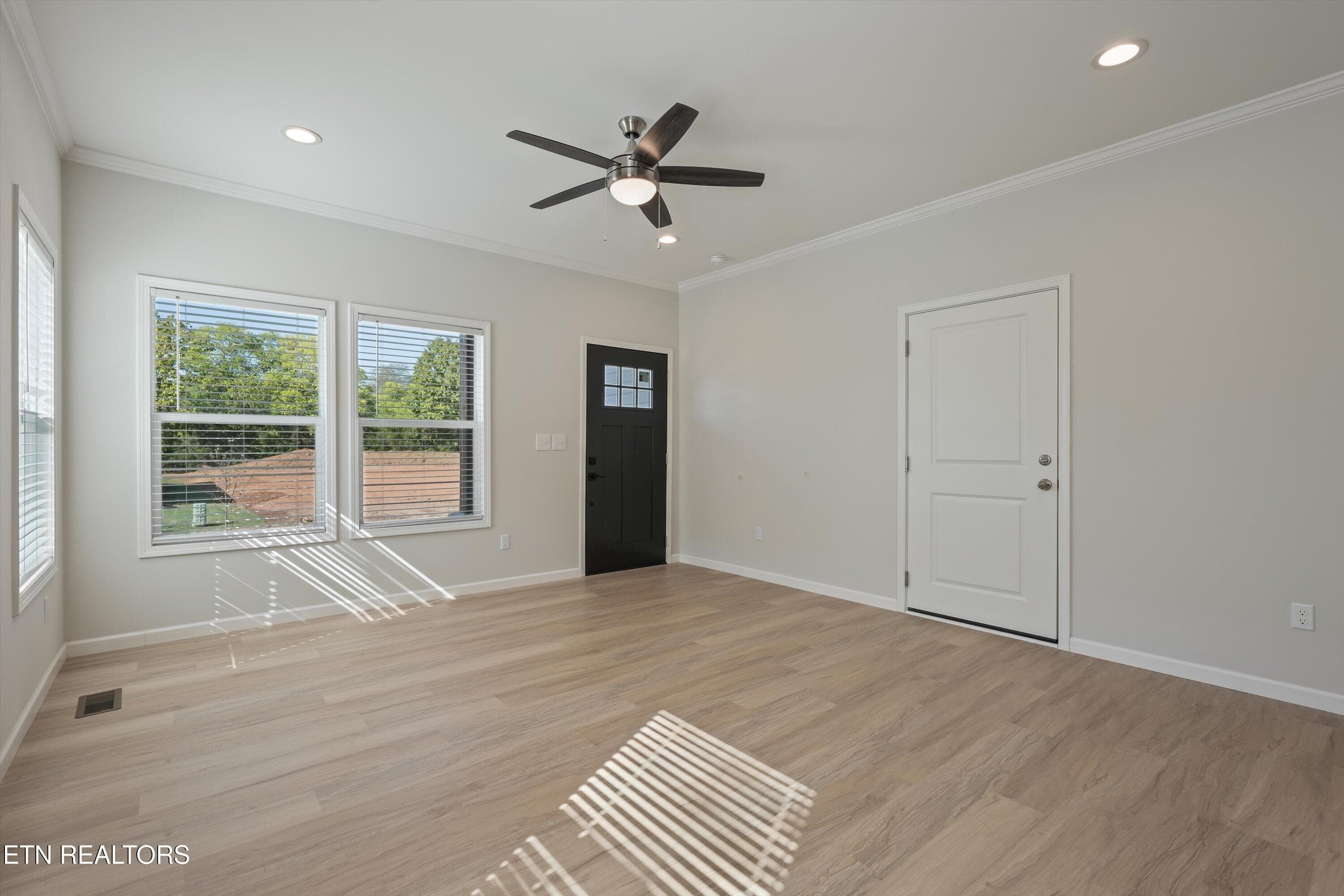 Family Room View 3 - 7628 Sycamore Breeze Rd, Knoxville, TN 37920, Knoxville