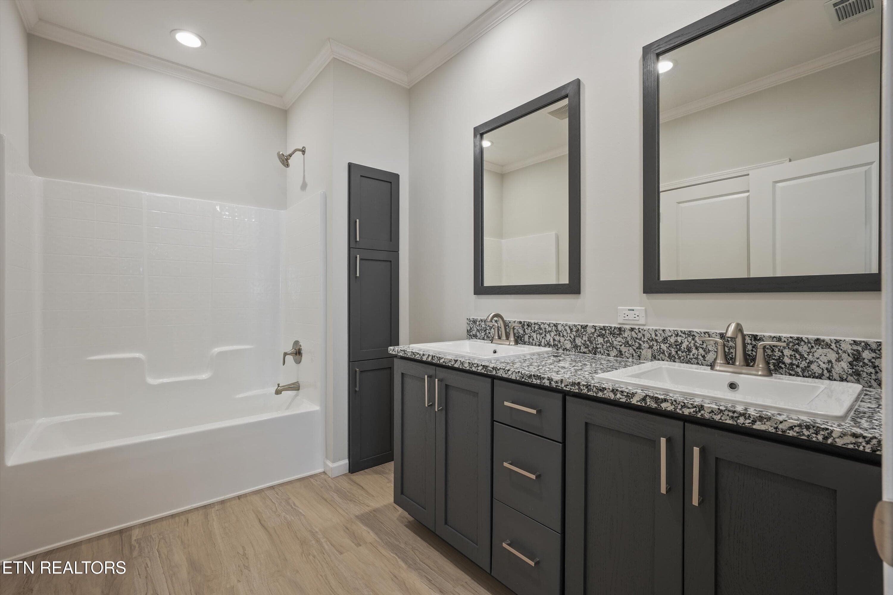 Full Bathroom 2 - 7628 Sycamore Breeze Rd, Knoxville, TN 37920, Knoxville