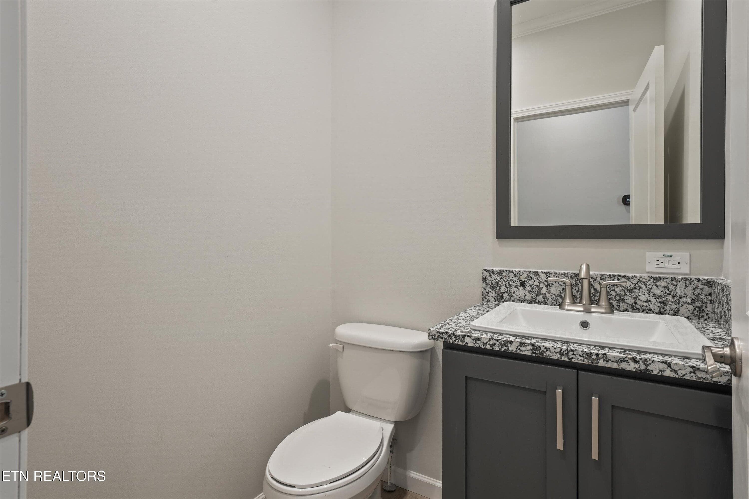 Half Bathroom - 7628 Sycamore Breeze Rd, Knoxville, TN 37920, Knoxville