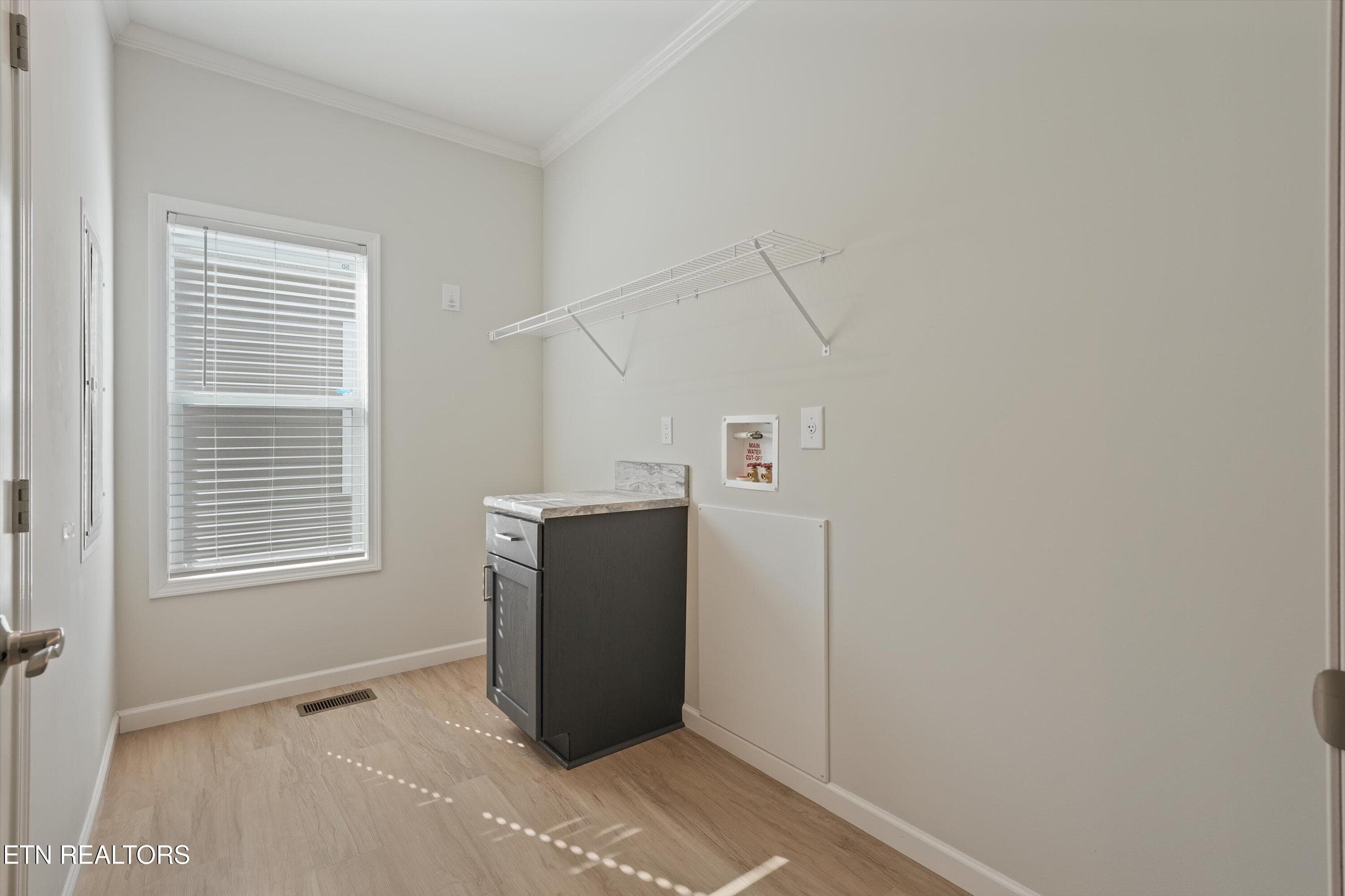Laundry Room - 7628 Sycamore Breeze Rd, Knoxville, TN 37920, Knoxville