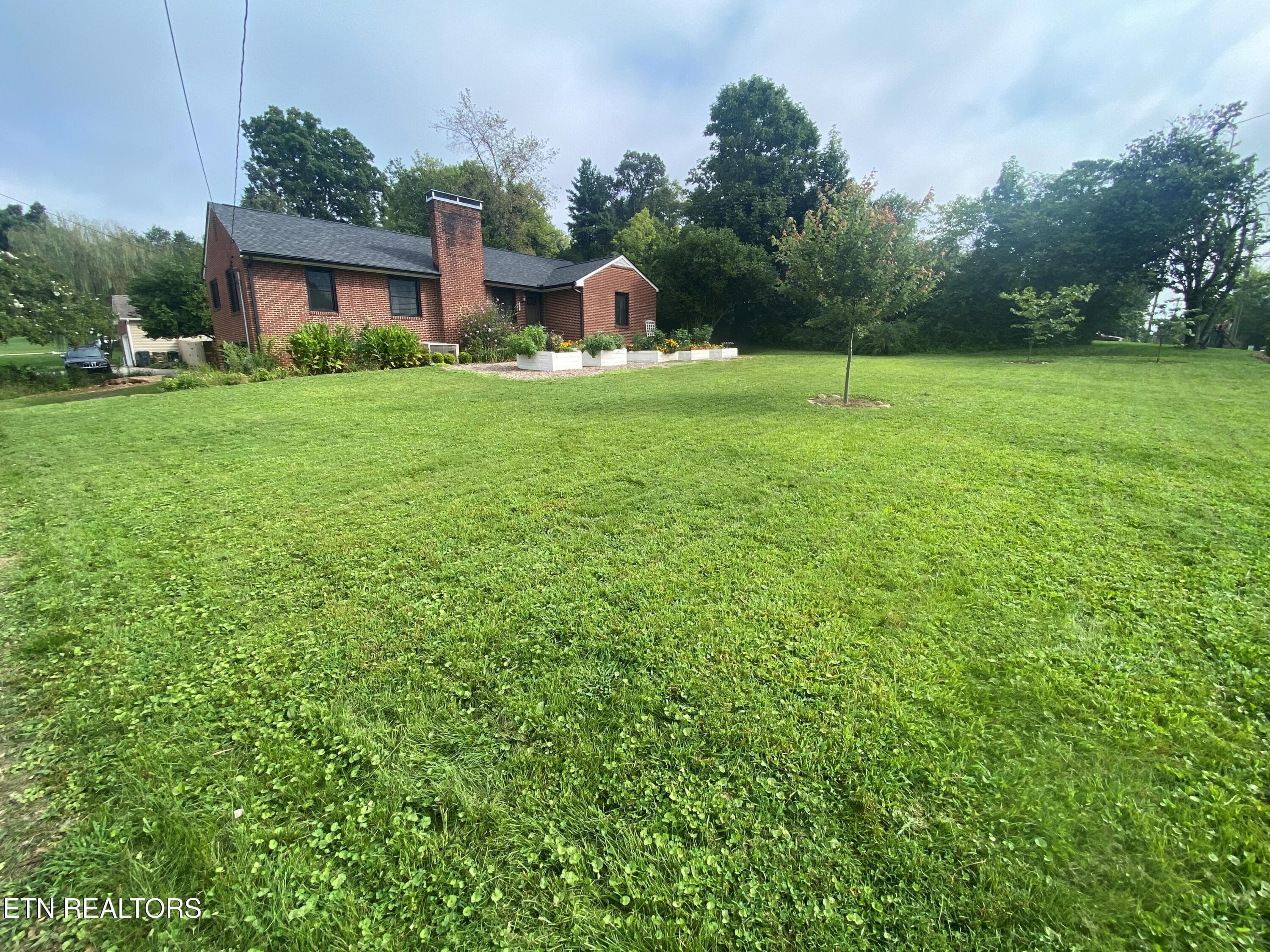 Front yard - 1701 Highland Drive, Knoxville, TN 37918, Knoxville