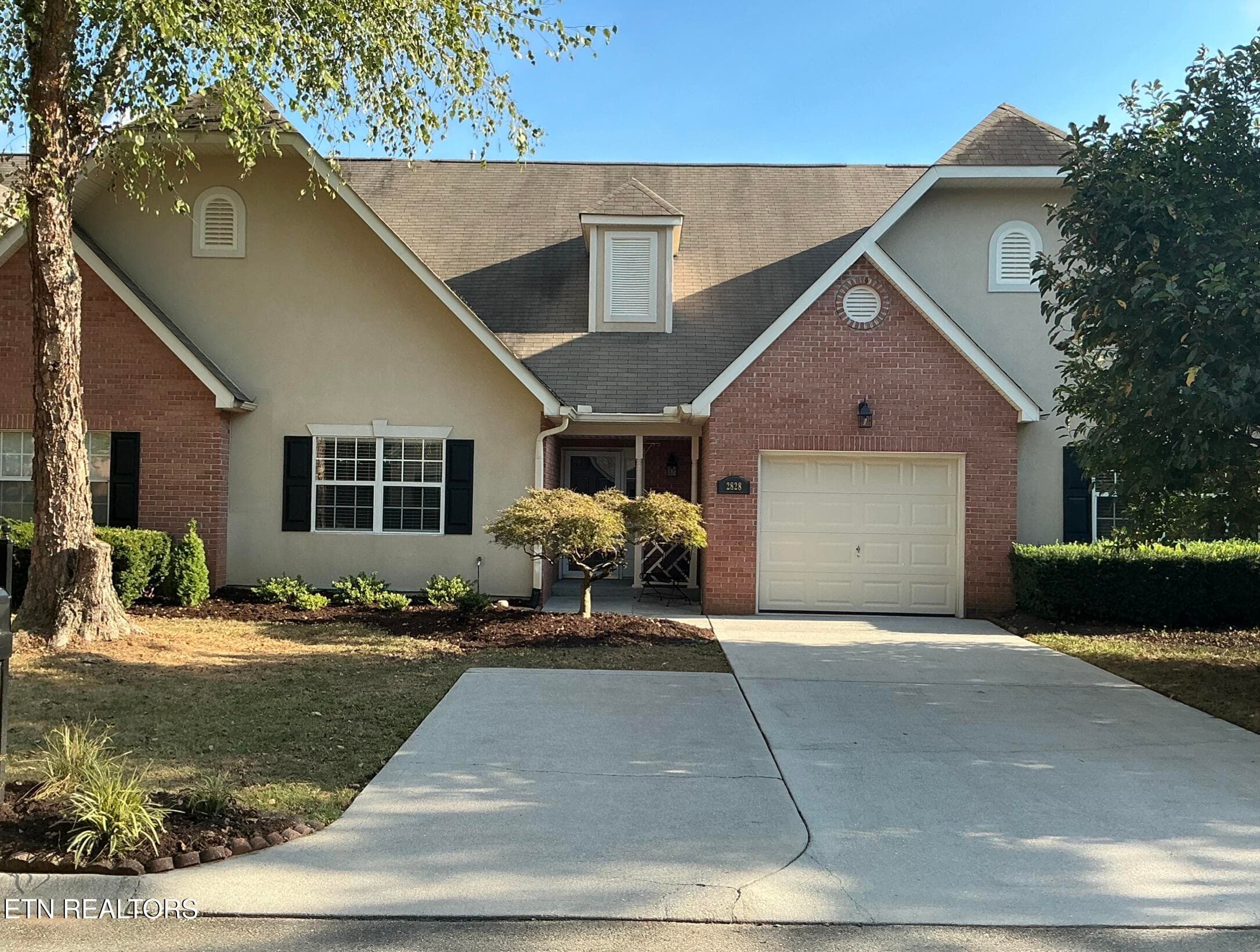 2828 Knob Creek Lane, Knoxville, TN 37912