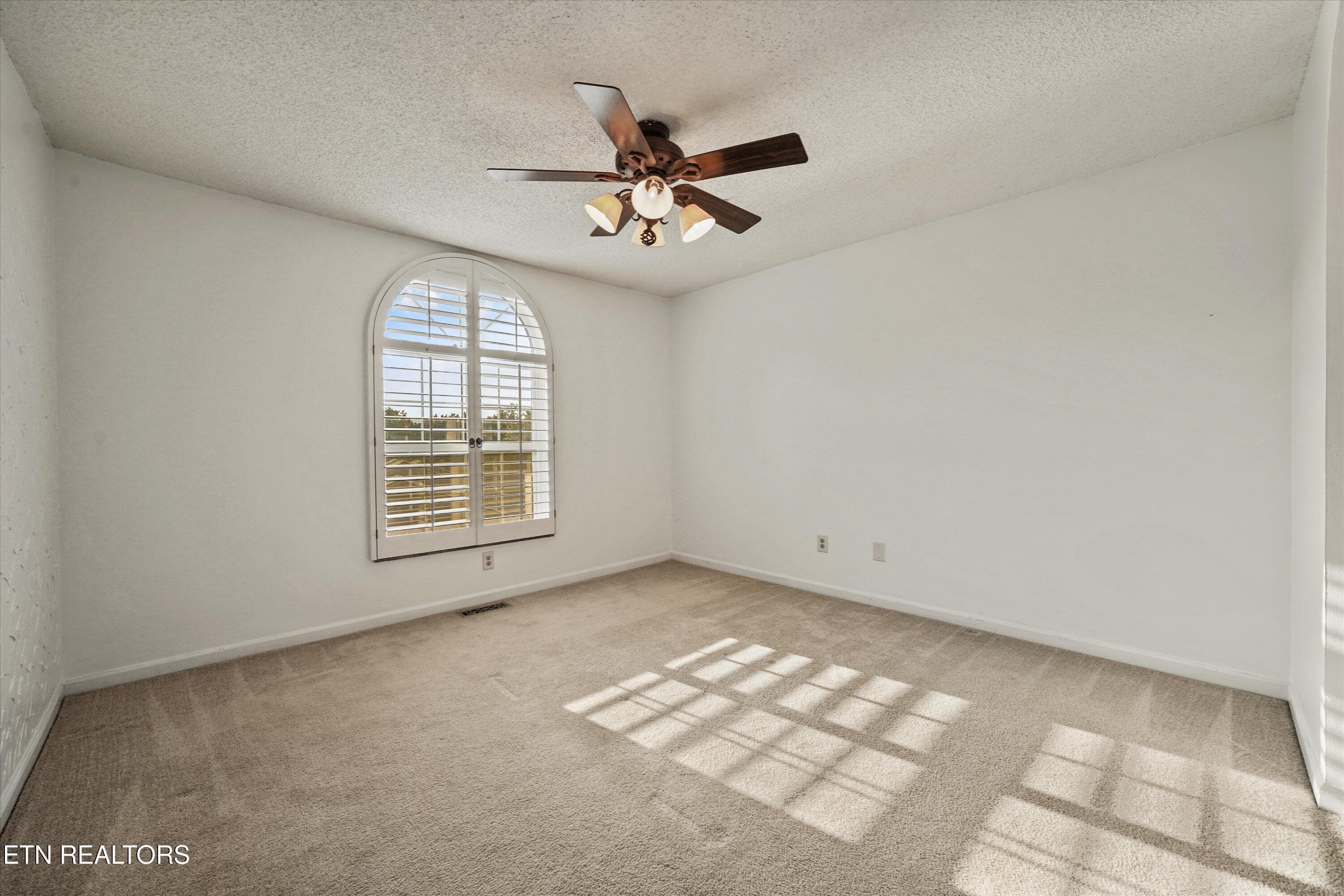 upstairs bedroom - 5032 Griffins Gate Lane, Knoxville, TN 37912, Knoxville