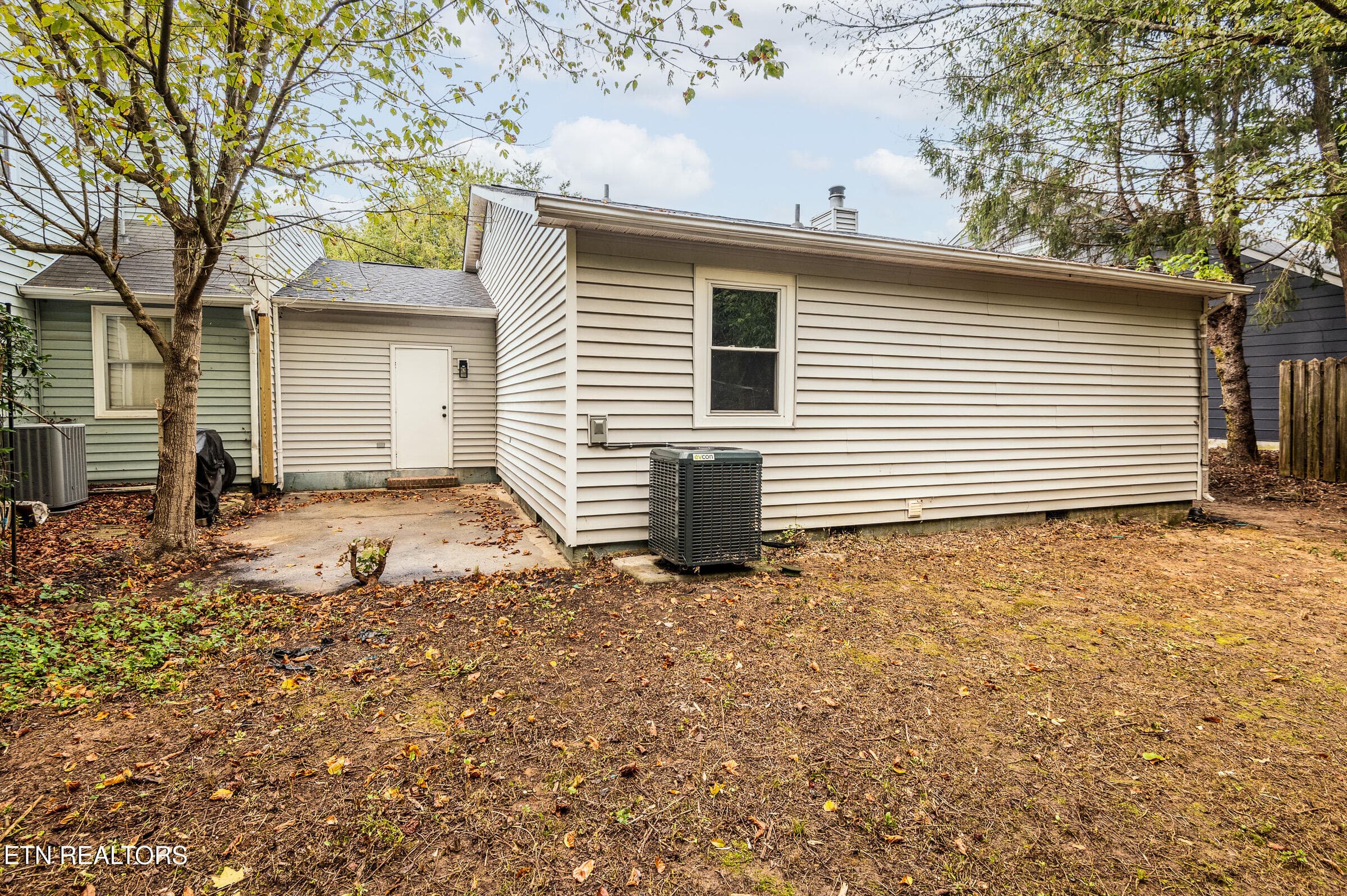 Back of Home - 7611 Chatham Circle, Knoxville, TN 37909, Knoxville