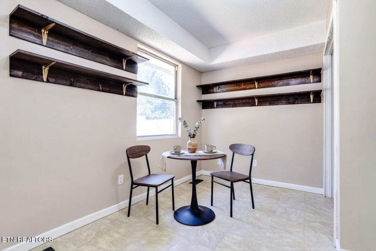 Virtually Staged Breakfast nook - 3403 Wexgate Rd, Knoxville, TN 37931, Knoxville