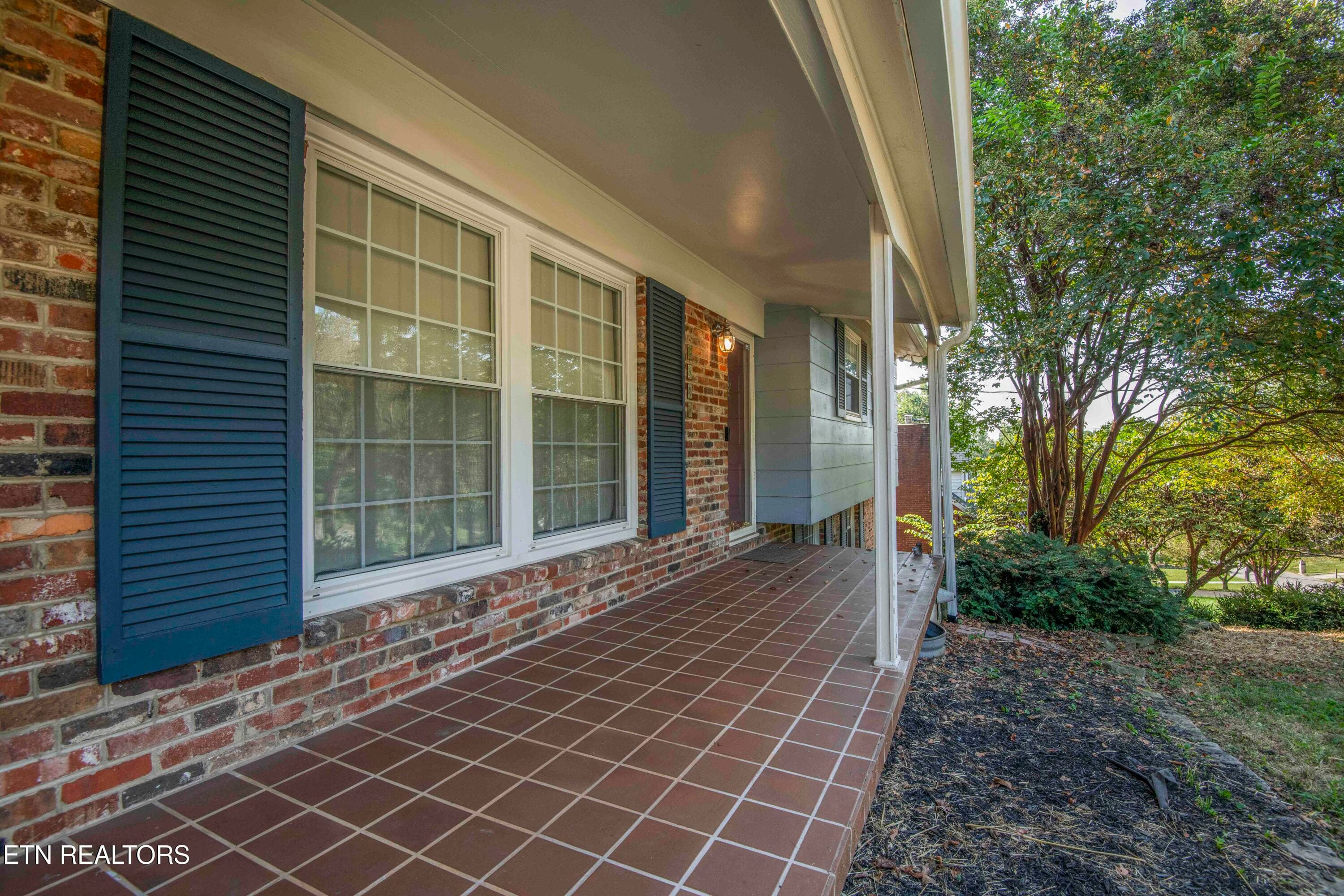 Front Porch - 7608 Sabre Drive, Knoxville, TN 37919, Knoxville