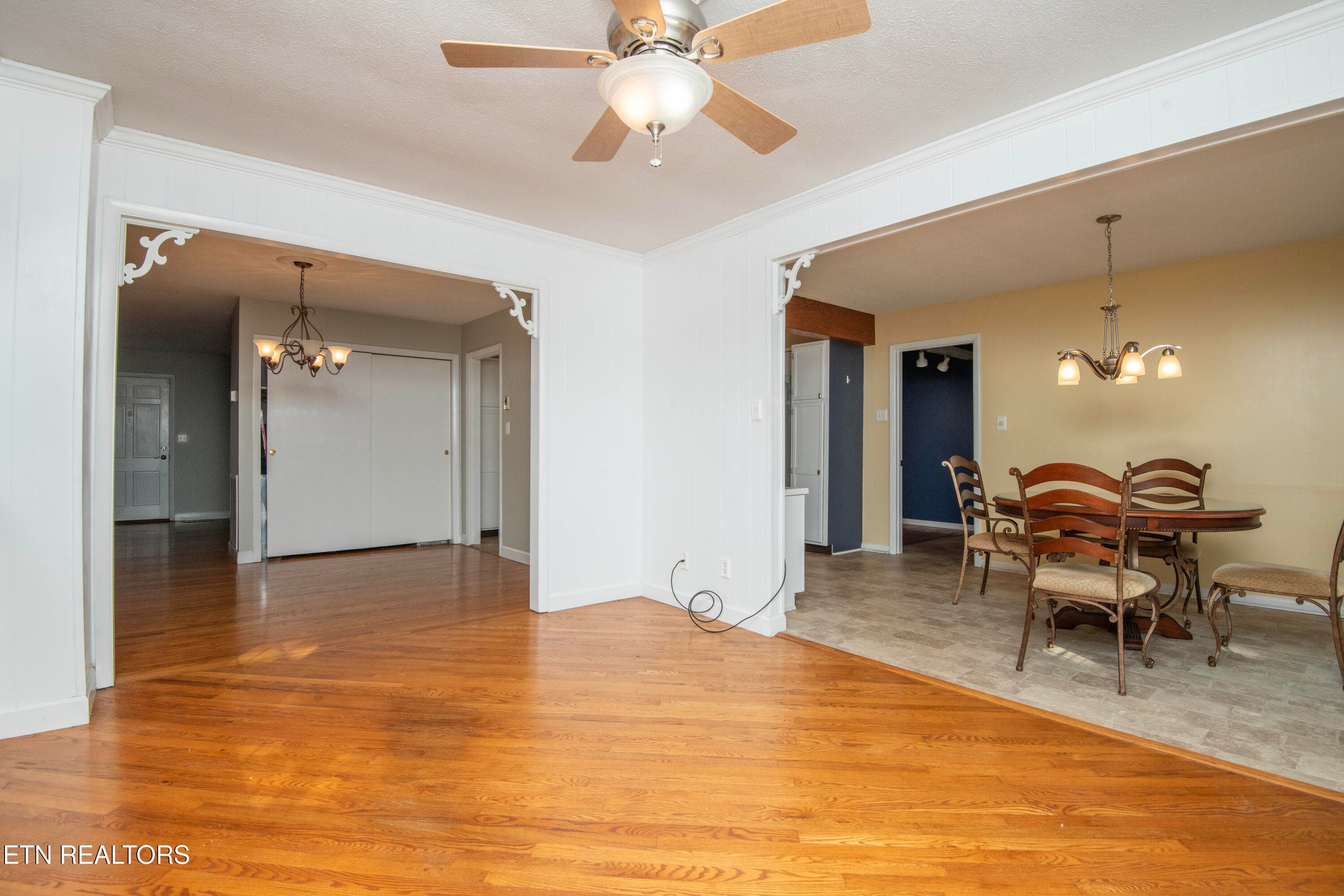Great Room to Breakfast Room - 7608 Sabre Drive, Knoxville, TN 37919, Knoxville