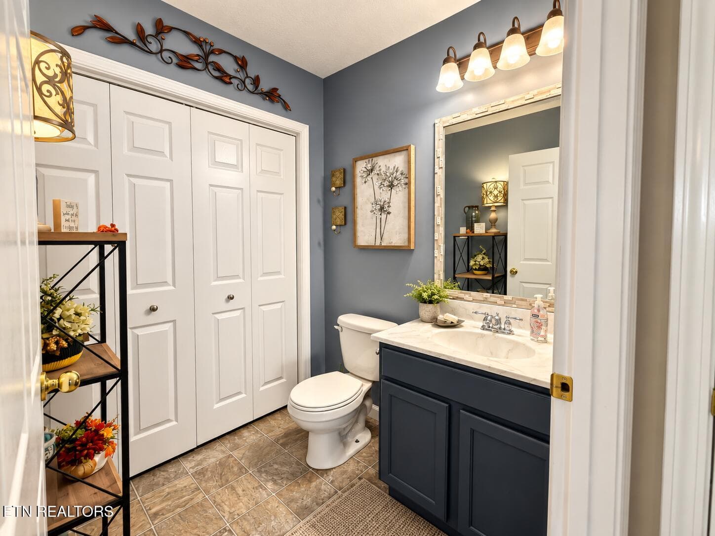 1/2 Bathroom - 948 Micro Way 1, Knoxville, TN 37912, Knoxville