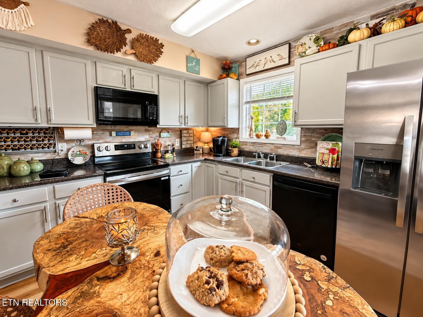 Kitchen 2 - 948 Micro Way 1, Knoxville, TN 37912, Knoxville
