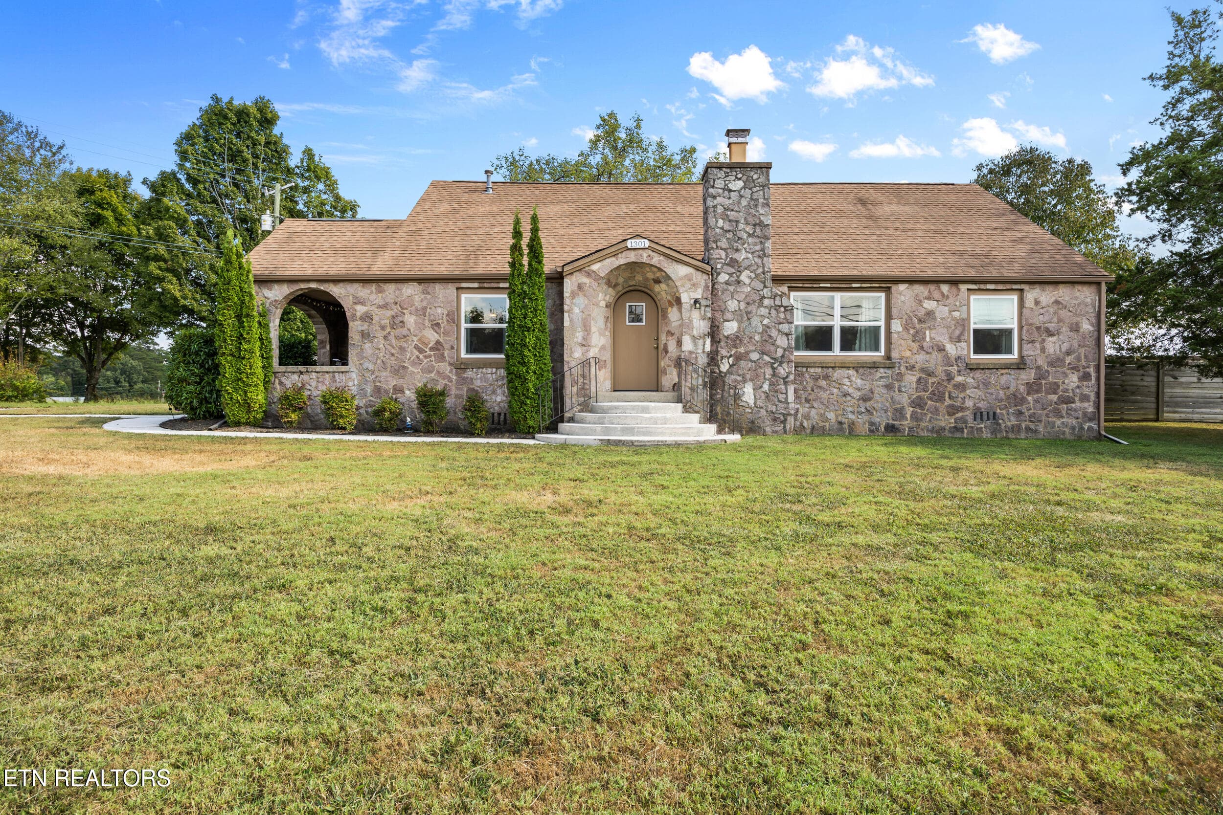 1301 Tazewell Pike, Plainview, TN 37721
