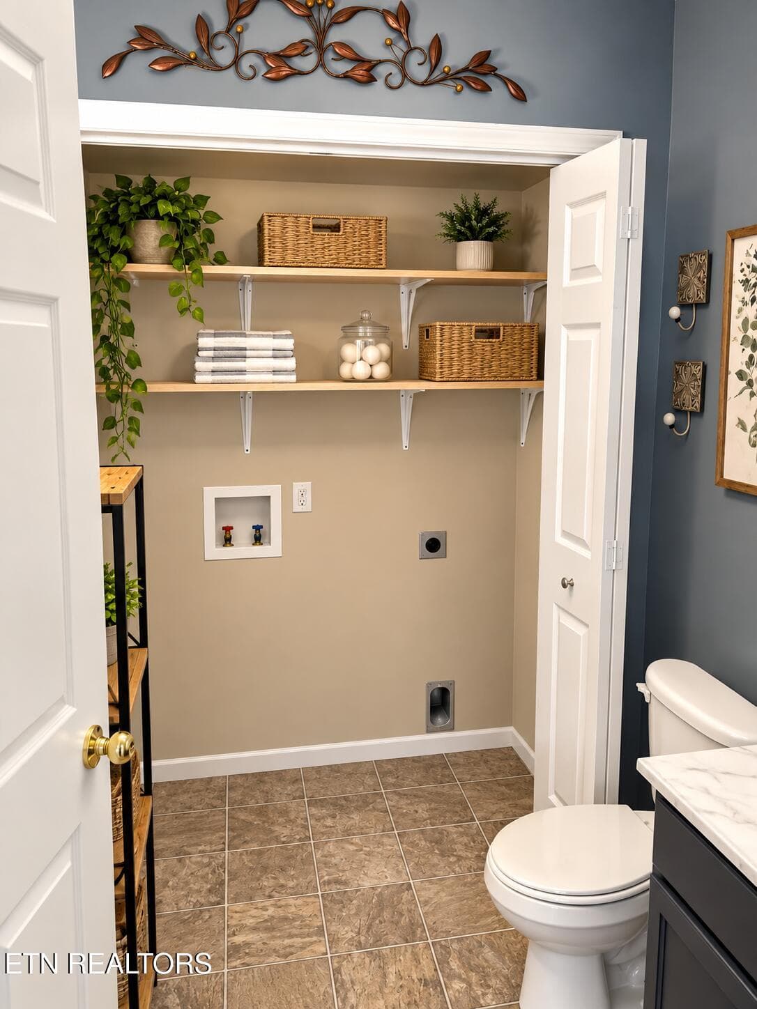 Laundery - 948 Micro Way 1, Knoxville, TN 37912, Knoxville
