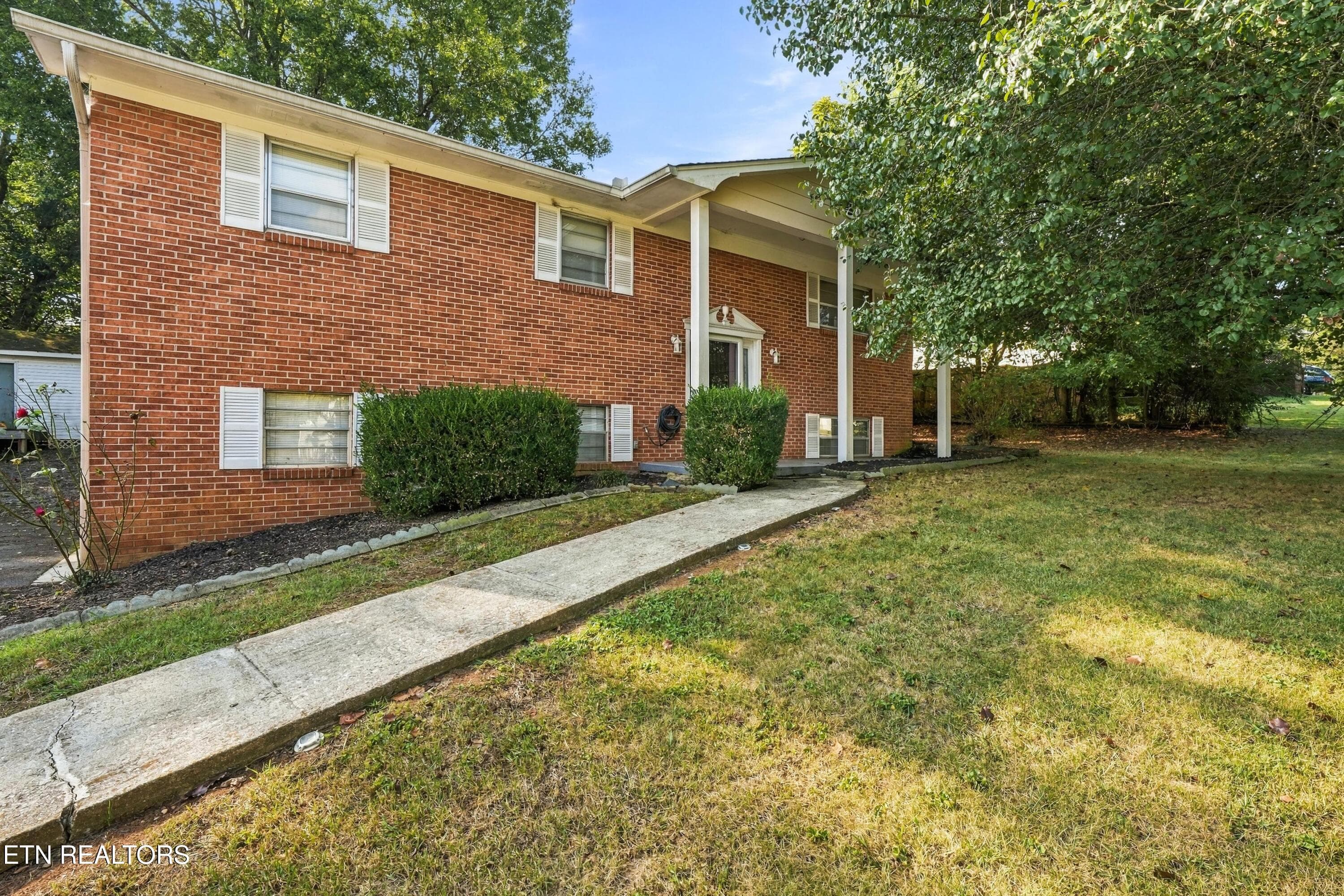 IMG_0388 - 3500 S Fountaincrest Drive, Knoxville, TN 37918, Knoxville