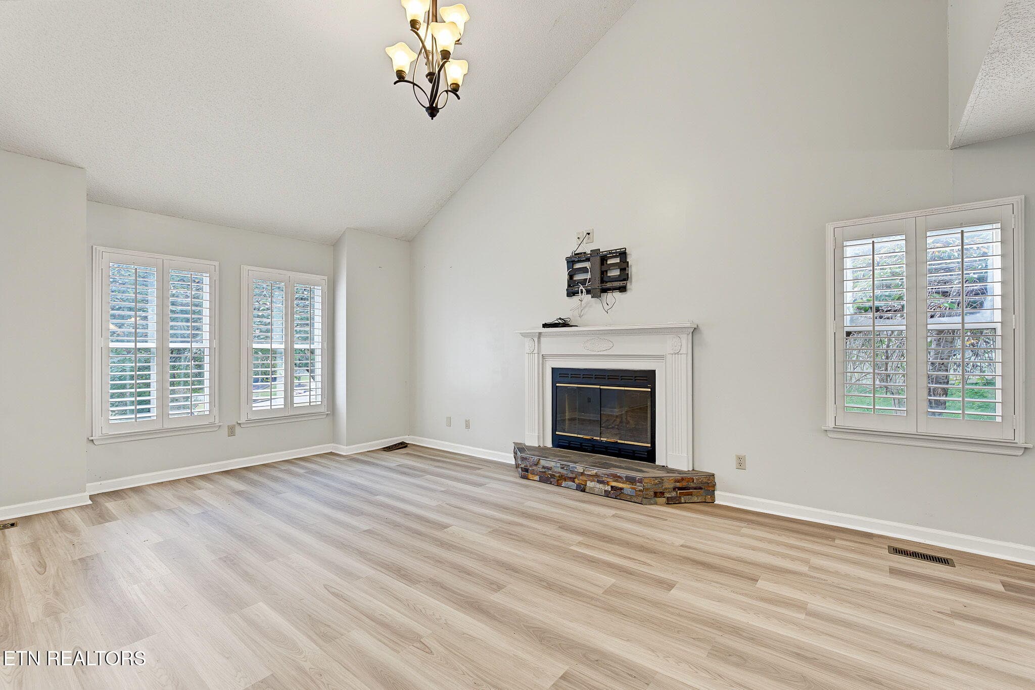 23-web-or-mls-1020-cox-trail-pl - 1020 Cox Trail Place, Kingsport, TN 37660, Kingsport