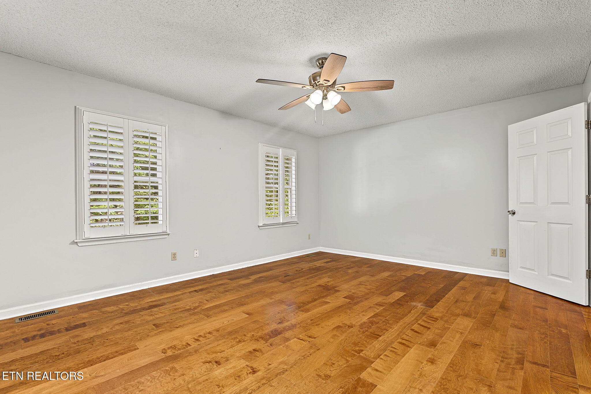 36-web-or-mls-1020-cox-trail-pl - 1020 Cox Trail Place, Kingsport, TN 37660, Kingsport