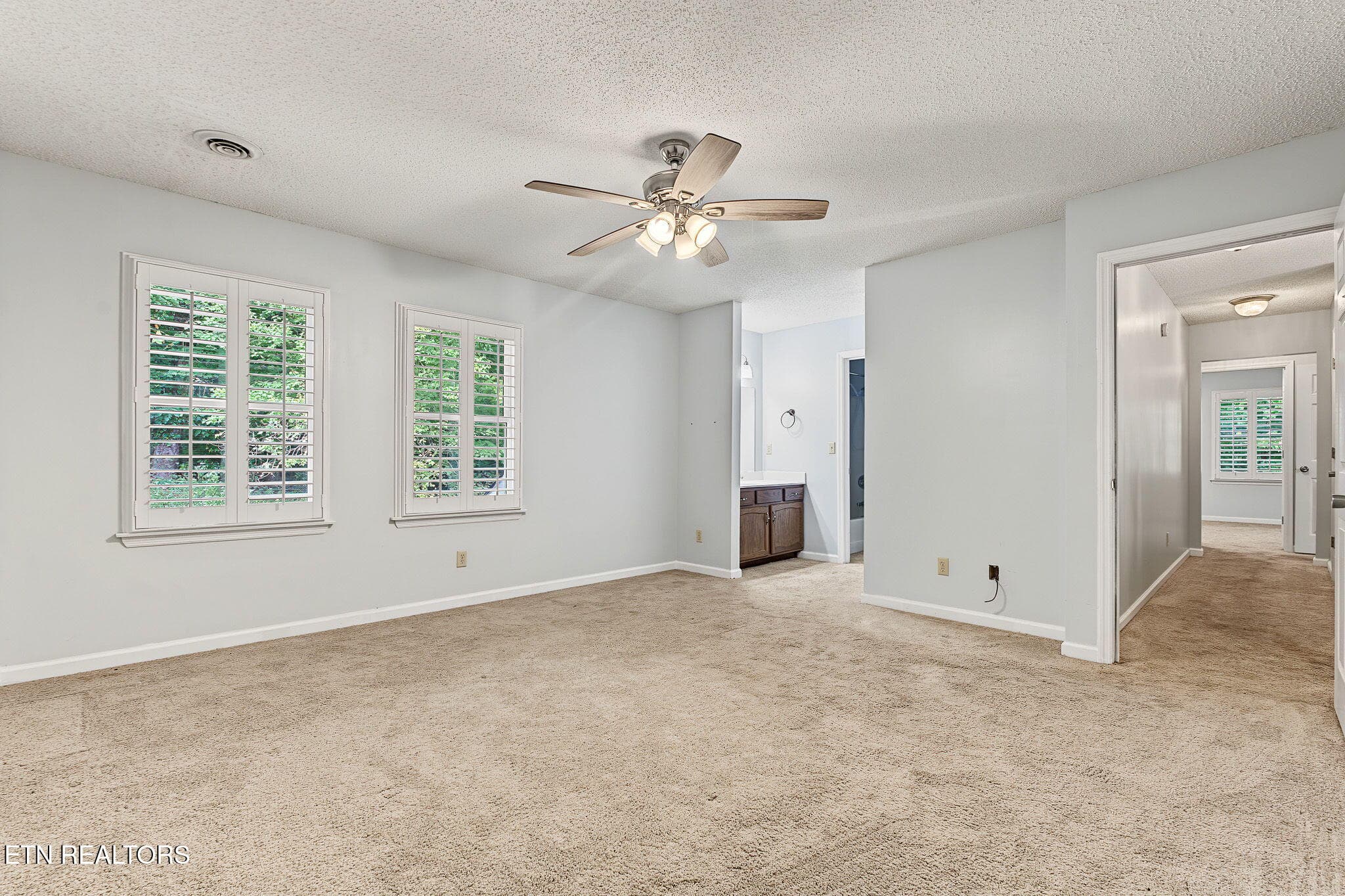 2-web-or-mls-1020-cox-trail-pl - 1020 Cox Trail Place, Kingsport, TN 37660, Kingsport