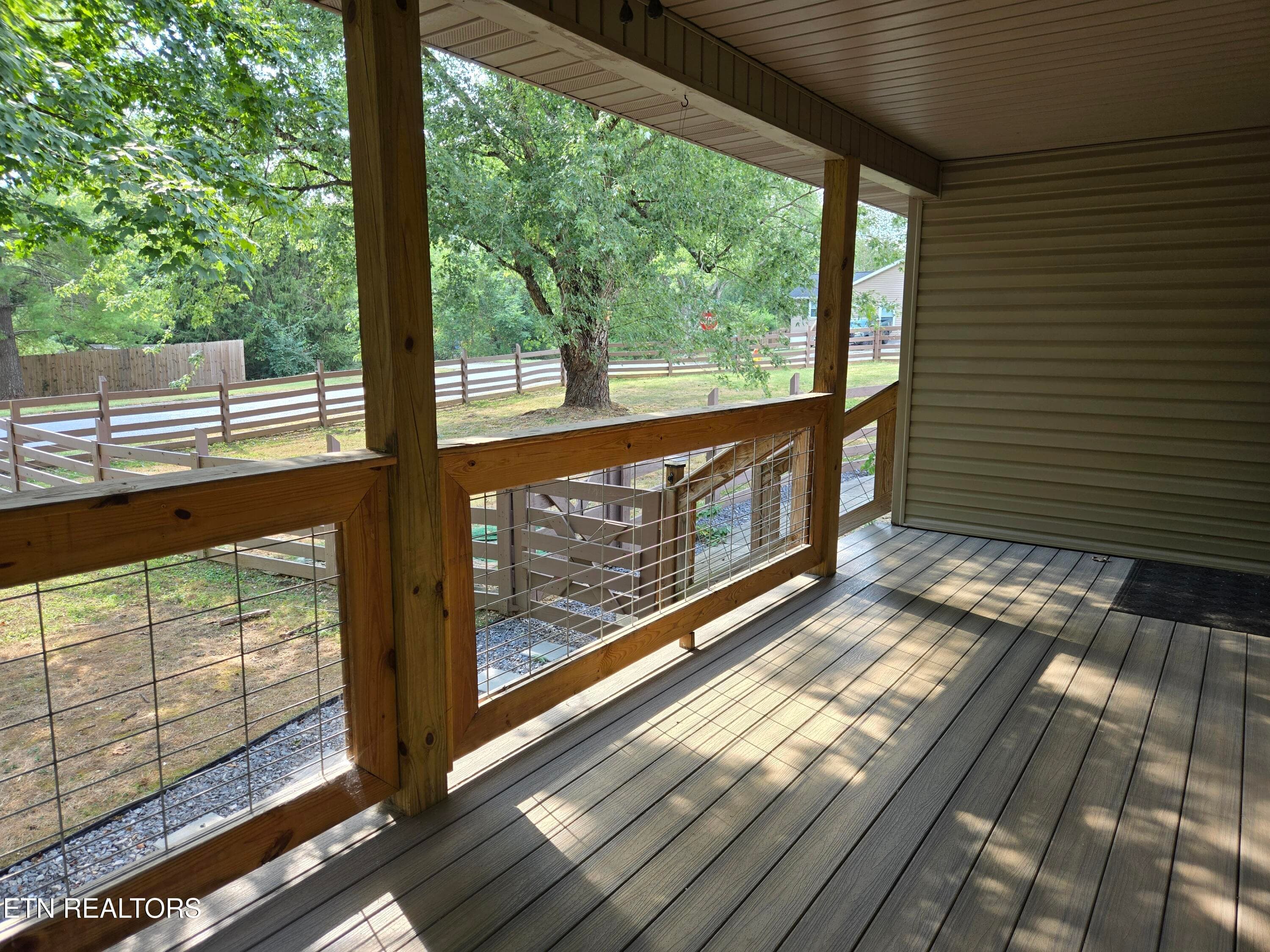 Front Porch - 7524 Inverrary Circle, Knoxville, TN 37918