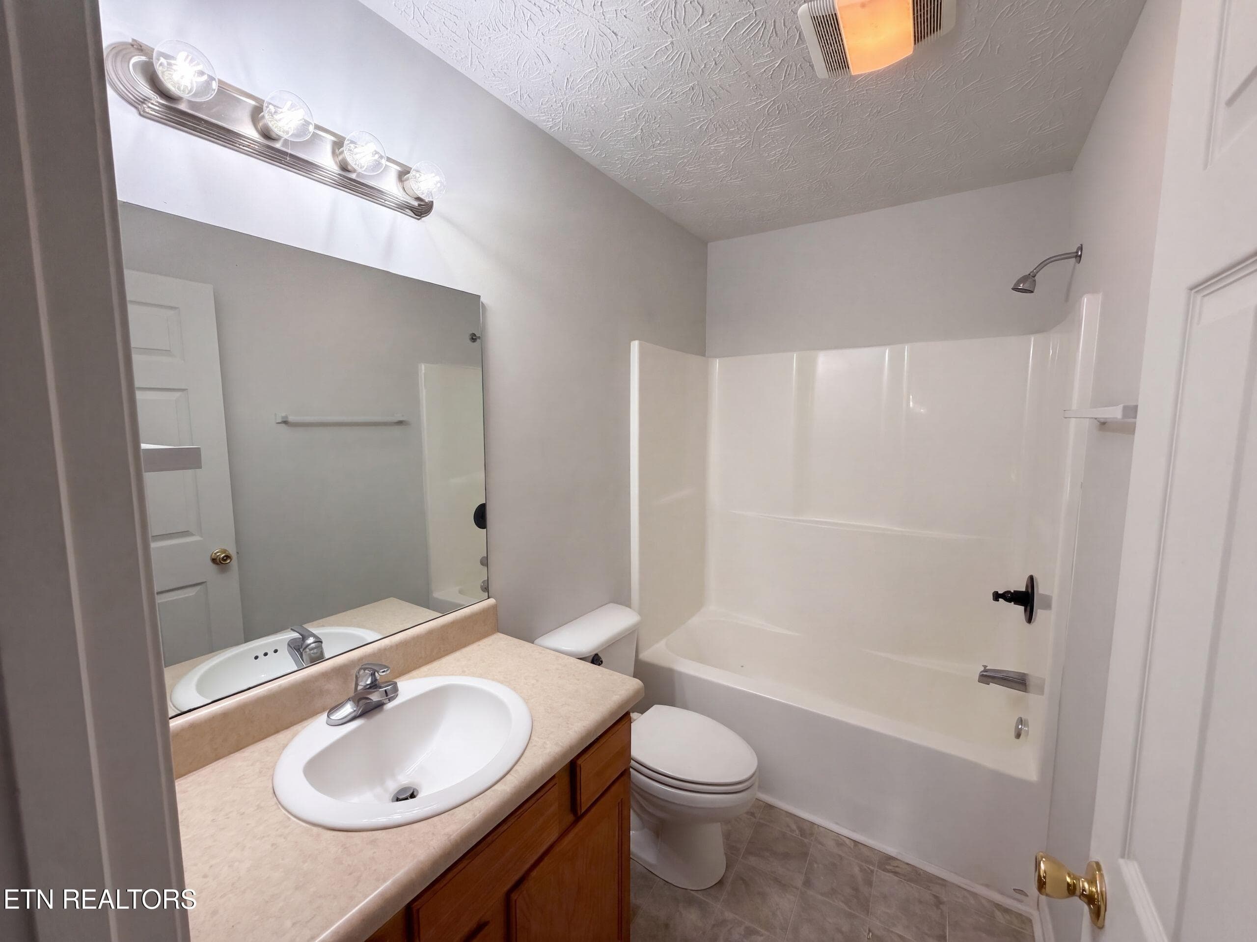 listing_18 - 7111 Pinecroft Lane, Knoxville, TN 37914, Knoxville