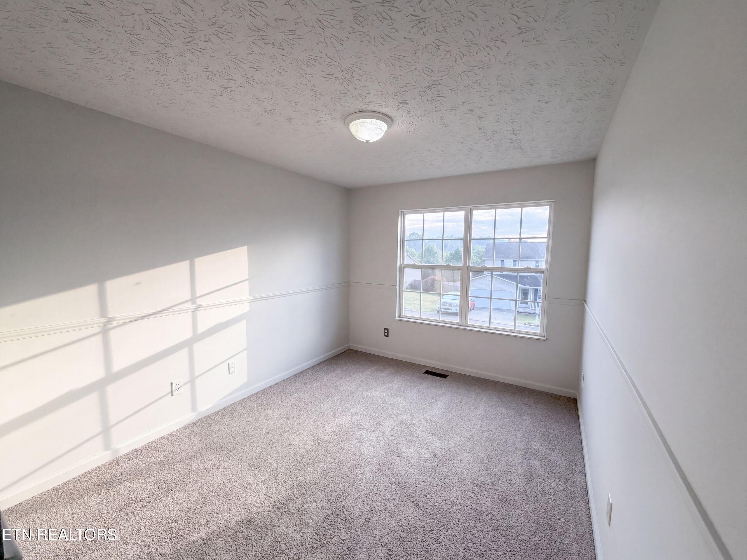 listing_21 - 7111 Pinecroft Lane, Knoxville, TN 37914, Knoxville