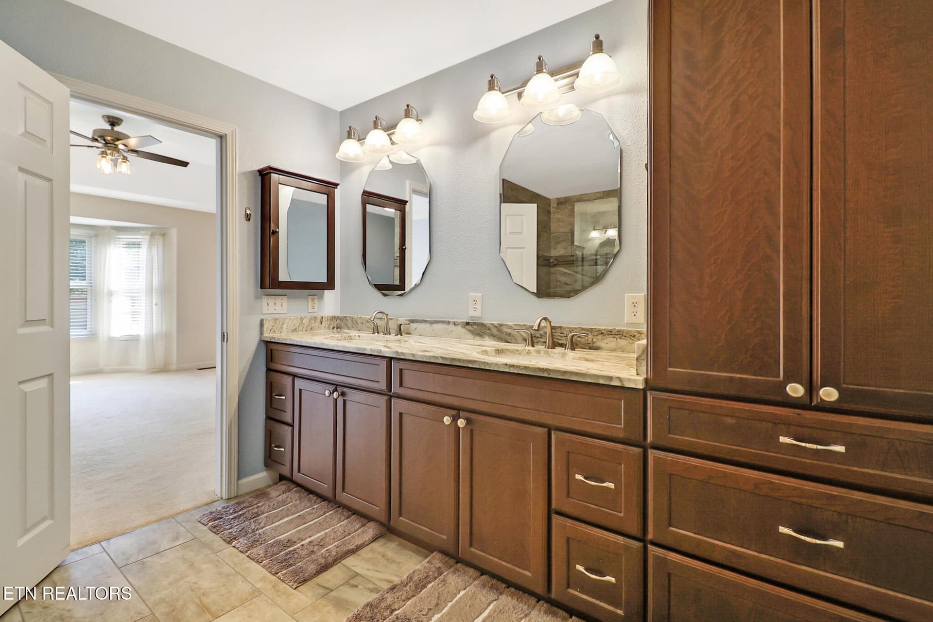 Master bath - 151 Northridge Drive, Crossville, TN 38558