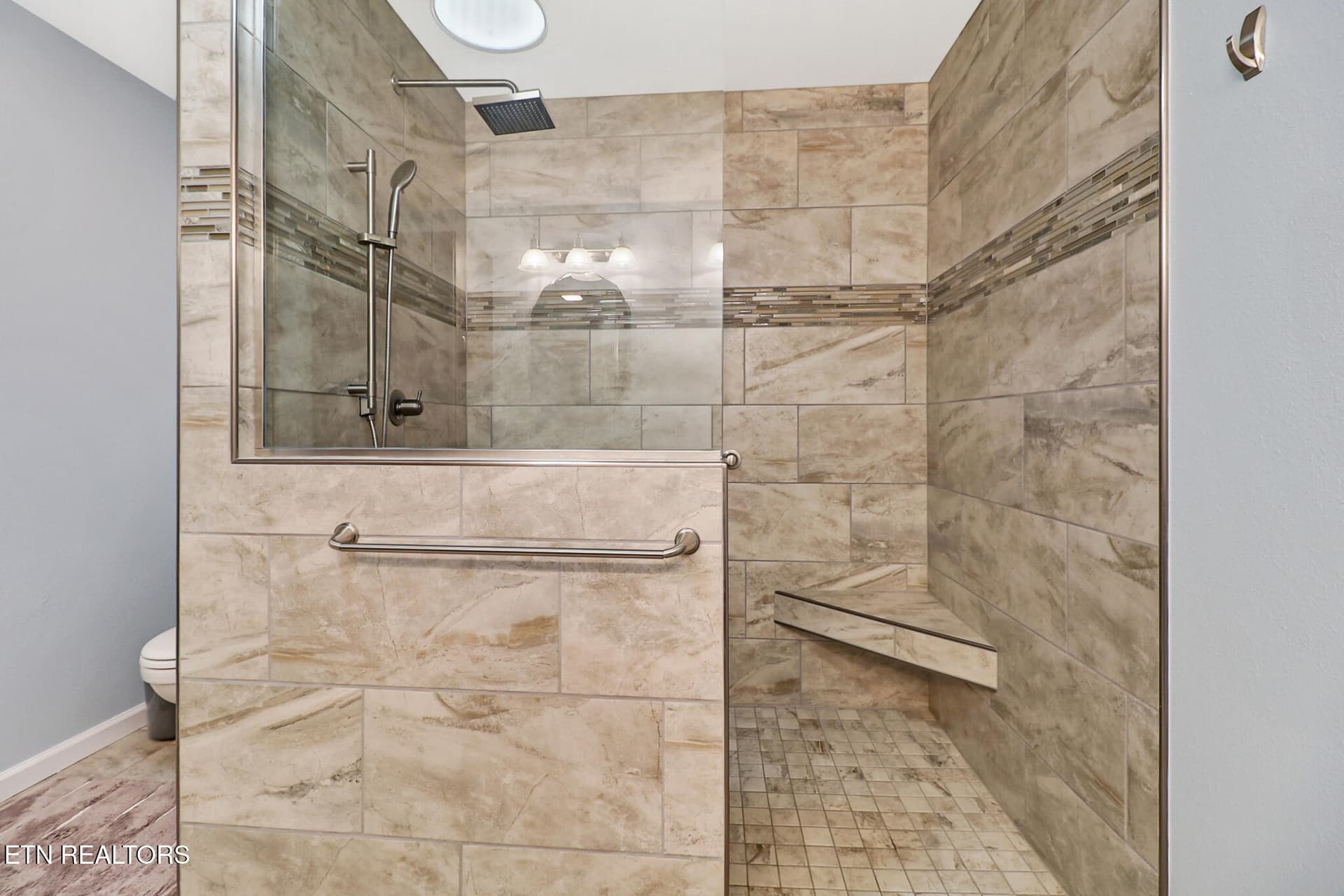 Master bath - 151 Northridge Drive, Crossville, TN 38558