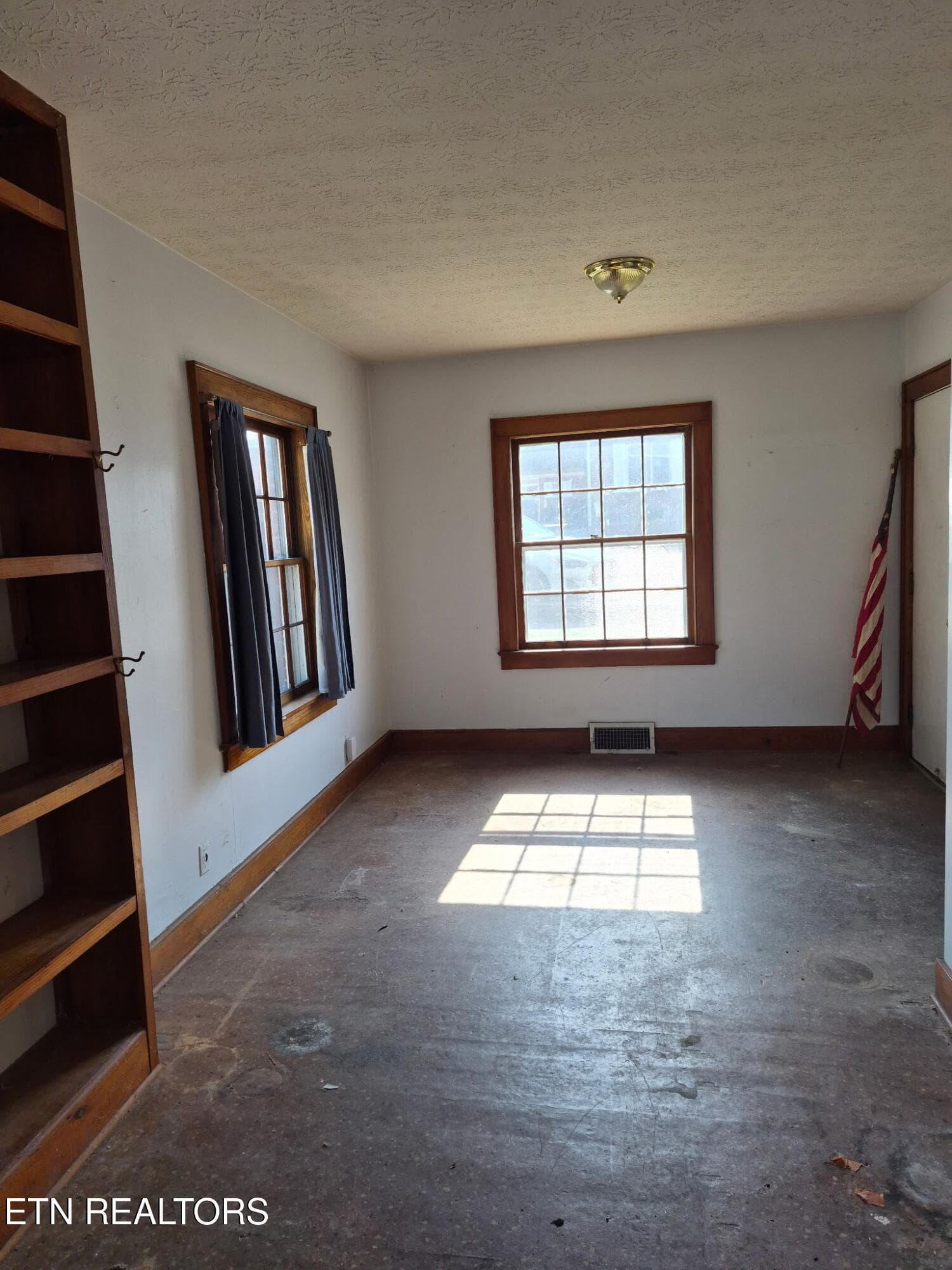 1000055333 - 117 Roane St, Oliver Springs, TN 37840, Oliver Springs