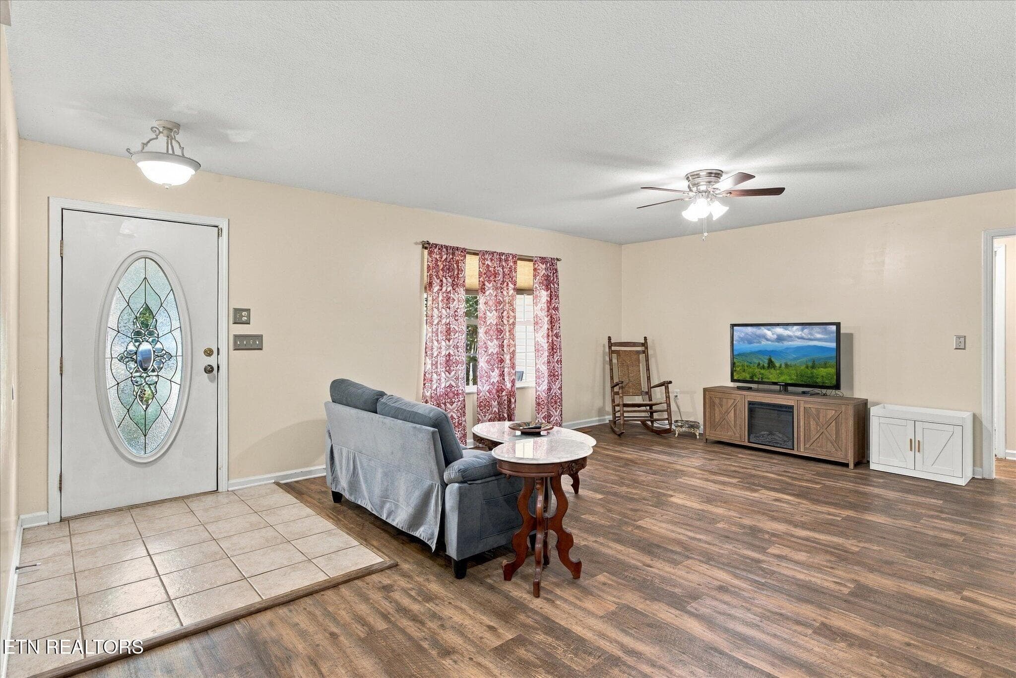 Living Room - 3210 Topside Rd, Knoxville, TN 37920, Knoxville