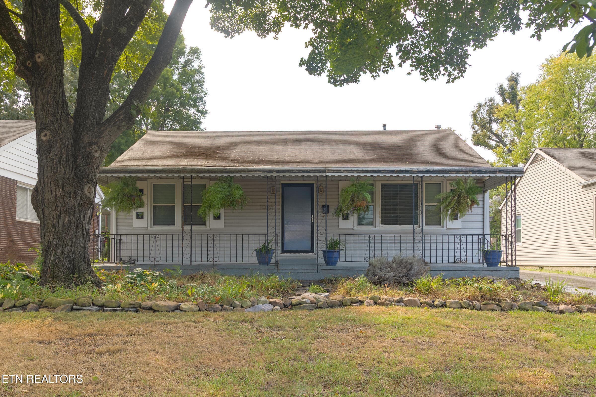 Front2 - 1016 Oglewood Ave, Knoxville, TN 37917, Knoxville