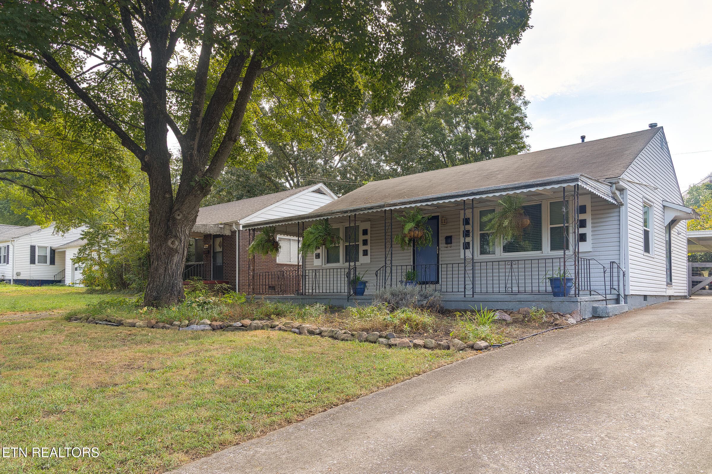 1016 Oglewood Ave, Knoxville, TN 37917
