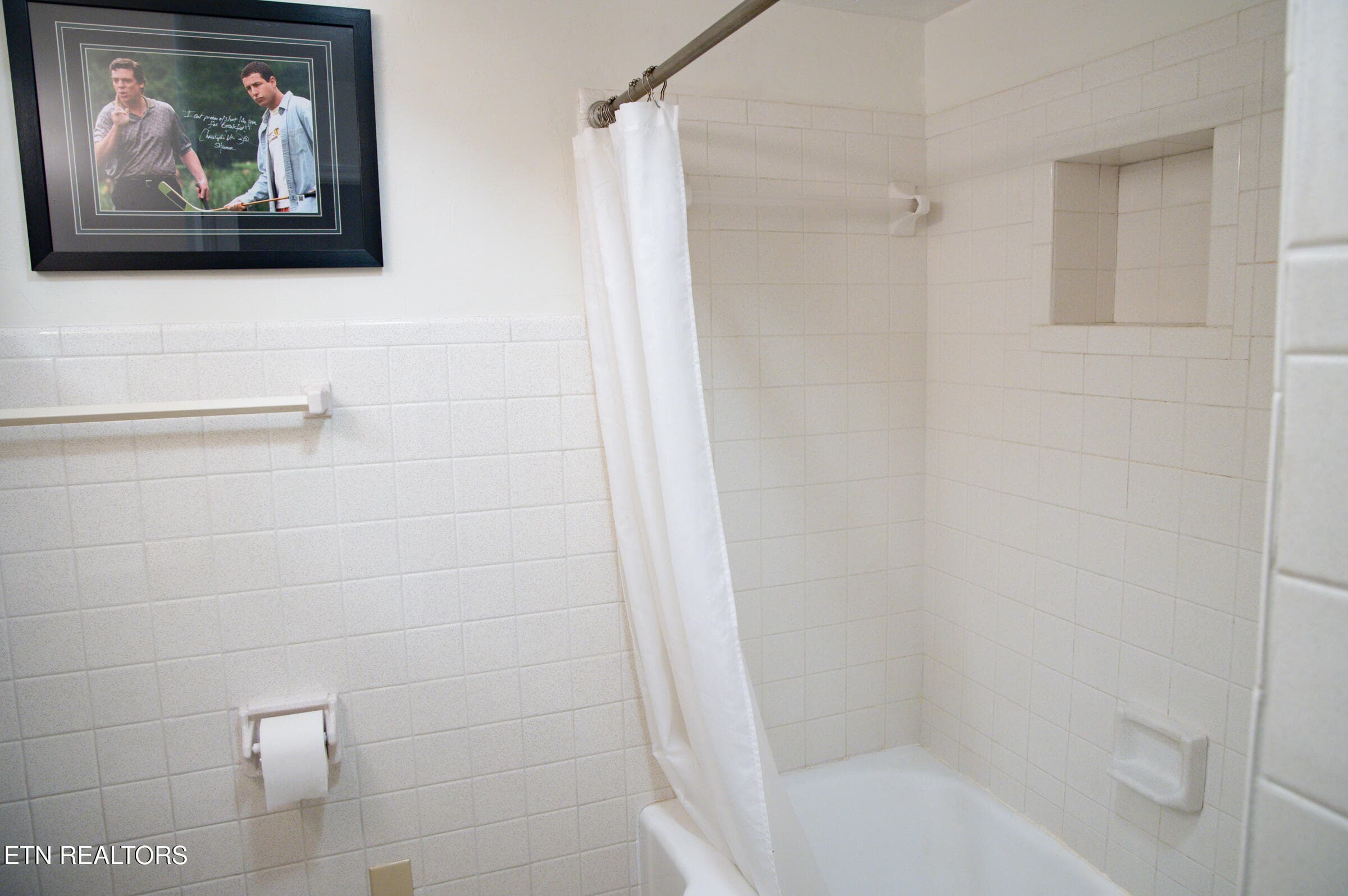 GuestBathroom3 - 1016 Oglewood Ave, Knoxville, TN 37917, Knoxville