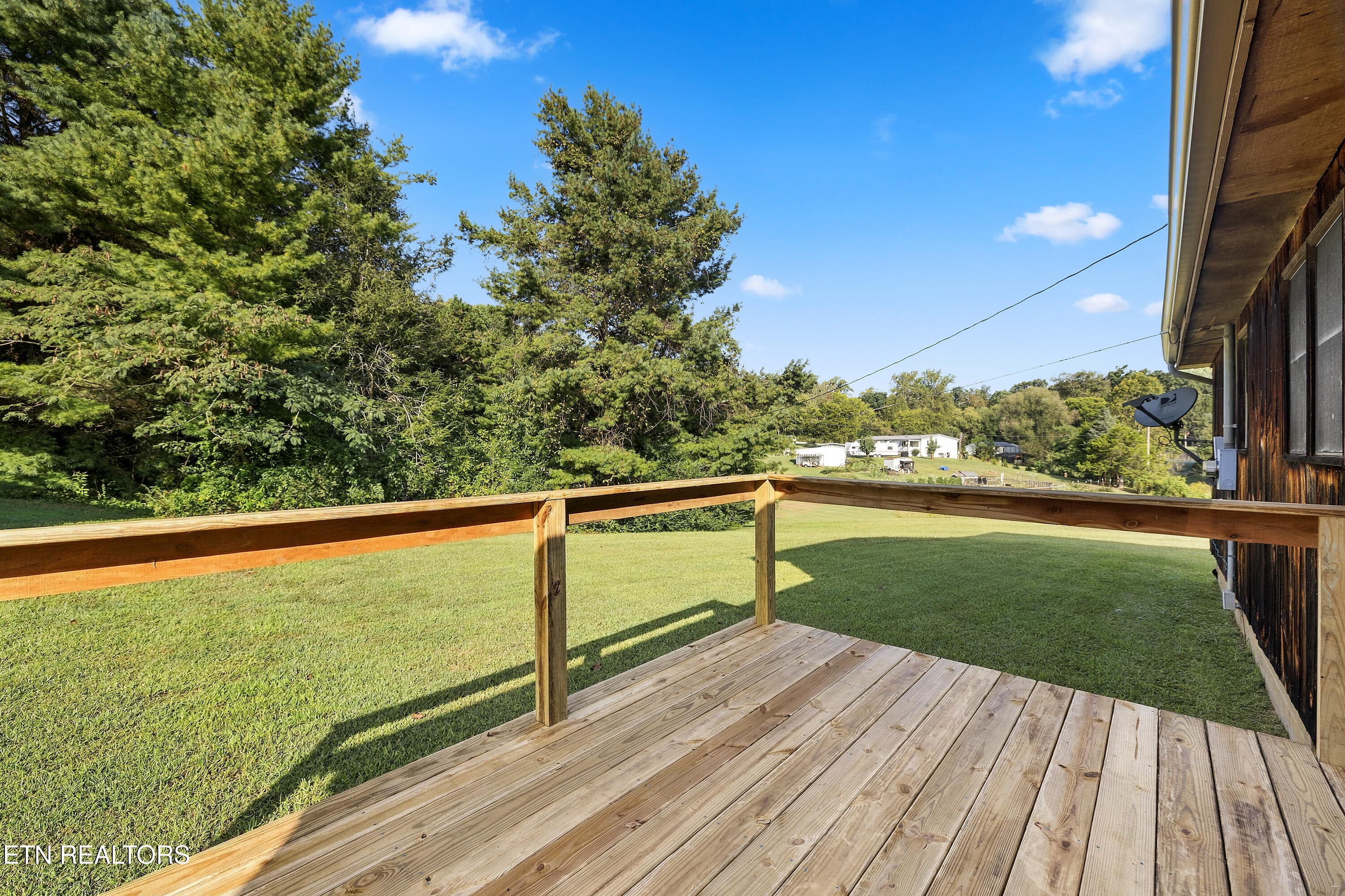 Rear Deck - 2460 Northern Rd, New Market, TN 37820, New Market