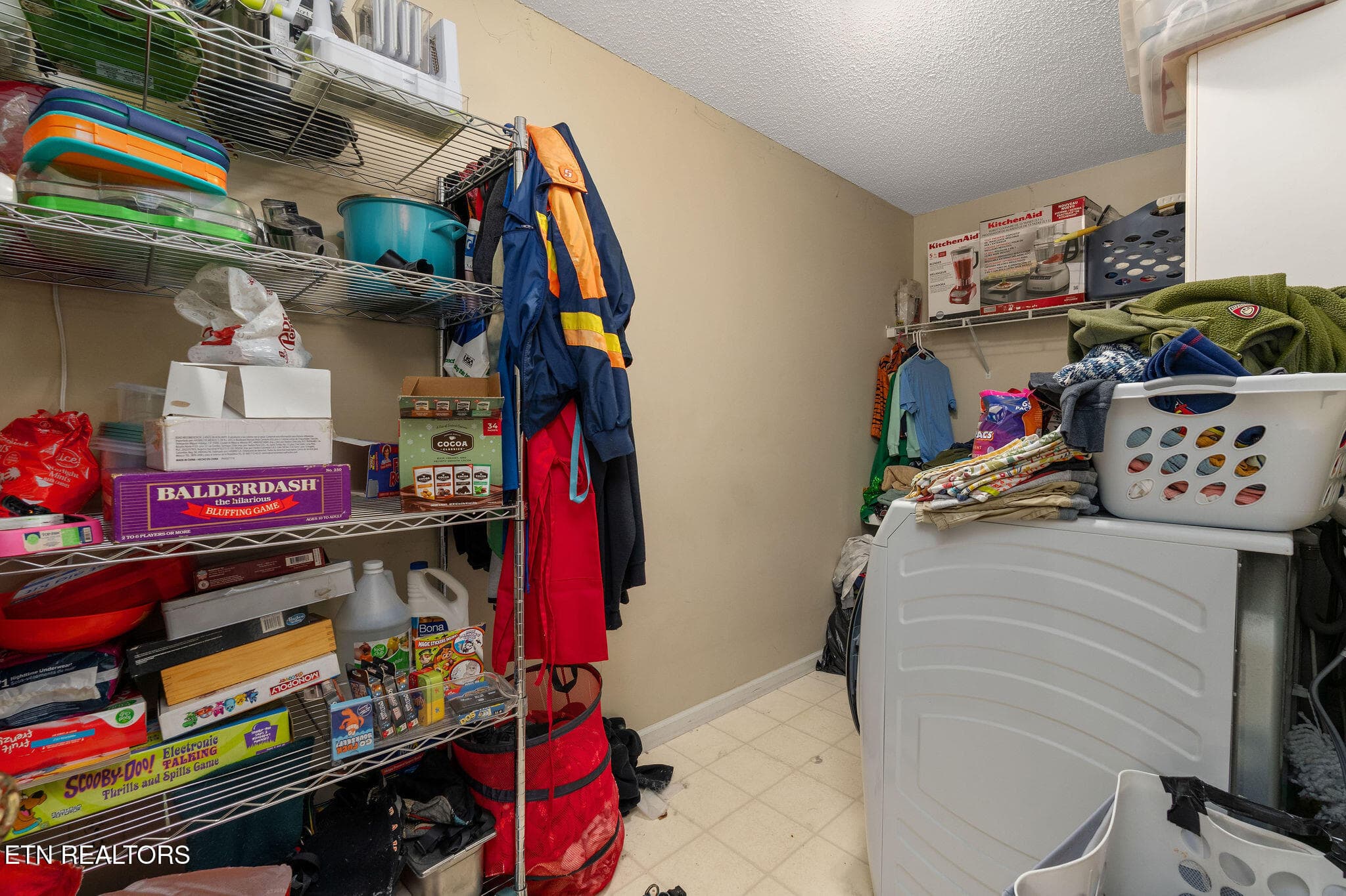 LAUNDRY ROOM - 212 Pickens Rd, Kingsport, TN 37663, Kingsport