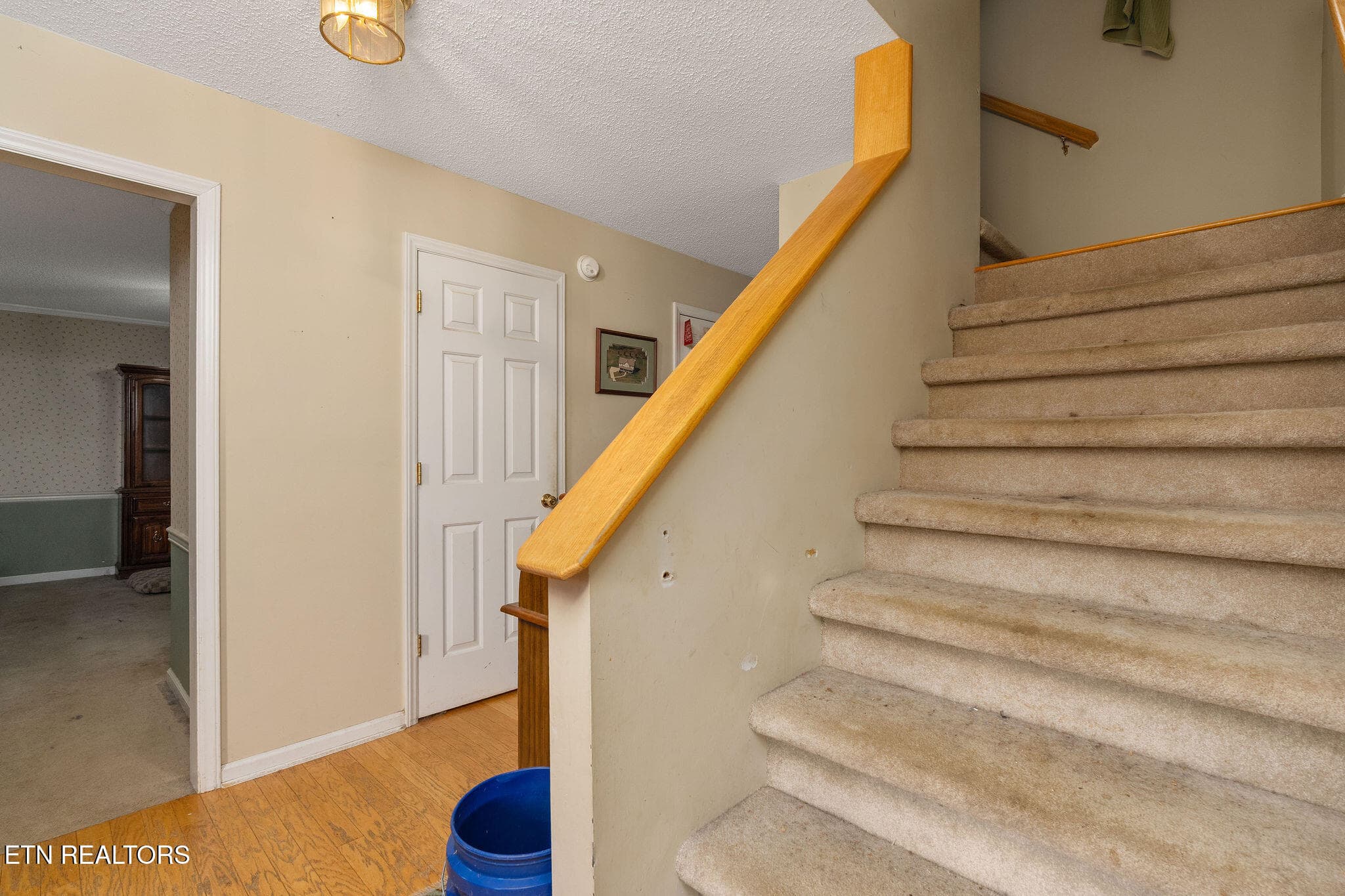 STAIRWAY - 212 Pickens Rd, Kingsport, TN 37663, Kingsport