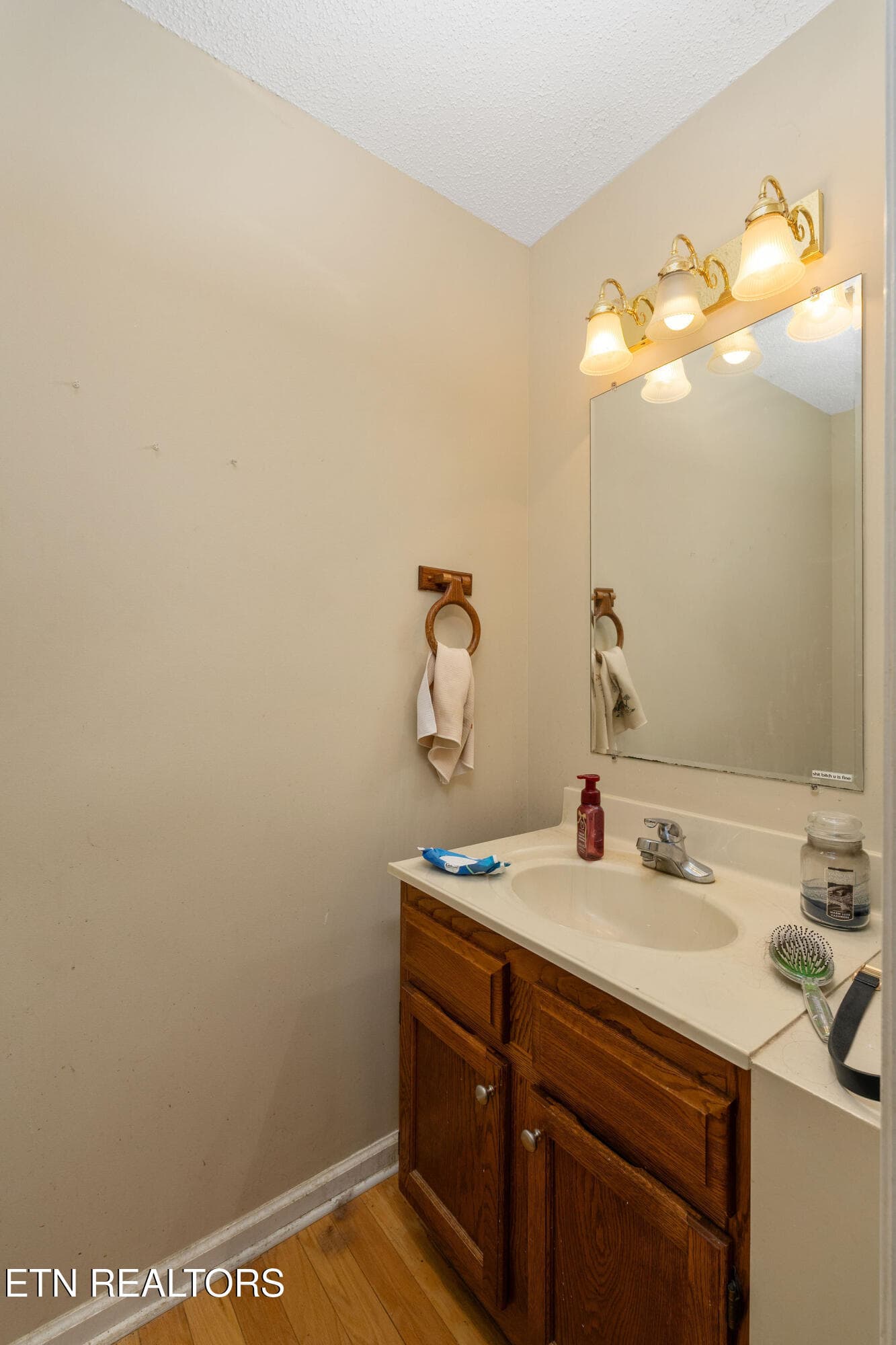 MAIN LEVEL 1/2 BATH - 212 Pickens Rd, Kingsport, TN 37663, Kingsport