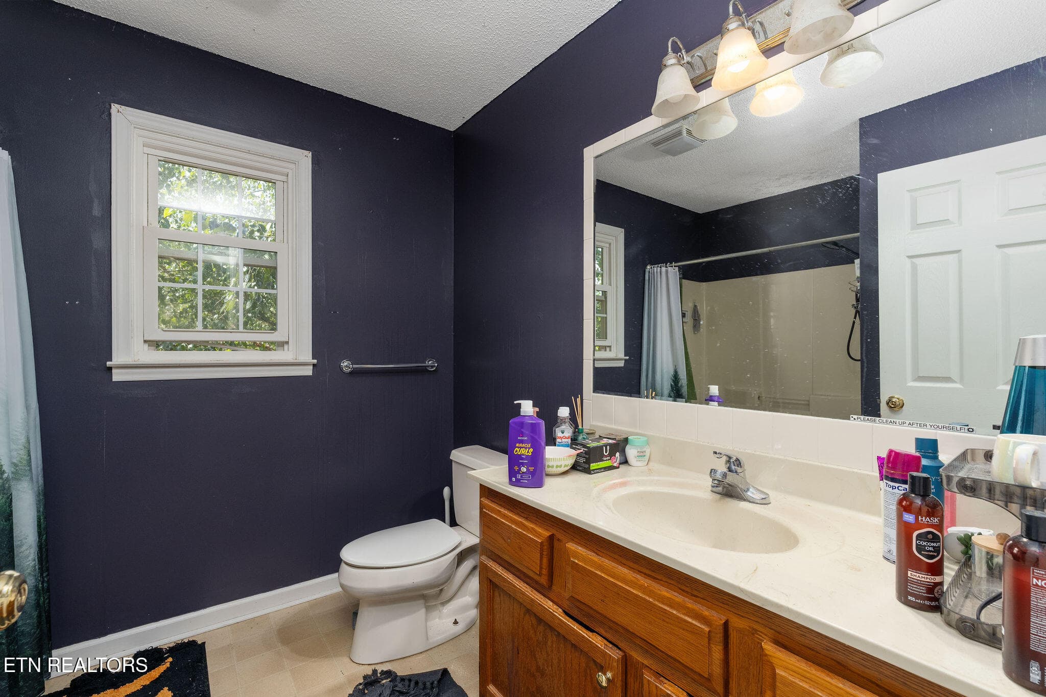 FULL BATHROOM - 212 Pickens Rd, Kingsport, TN 37663, Kingsport