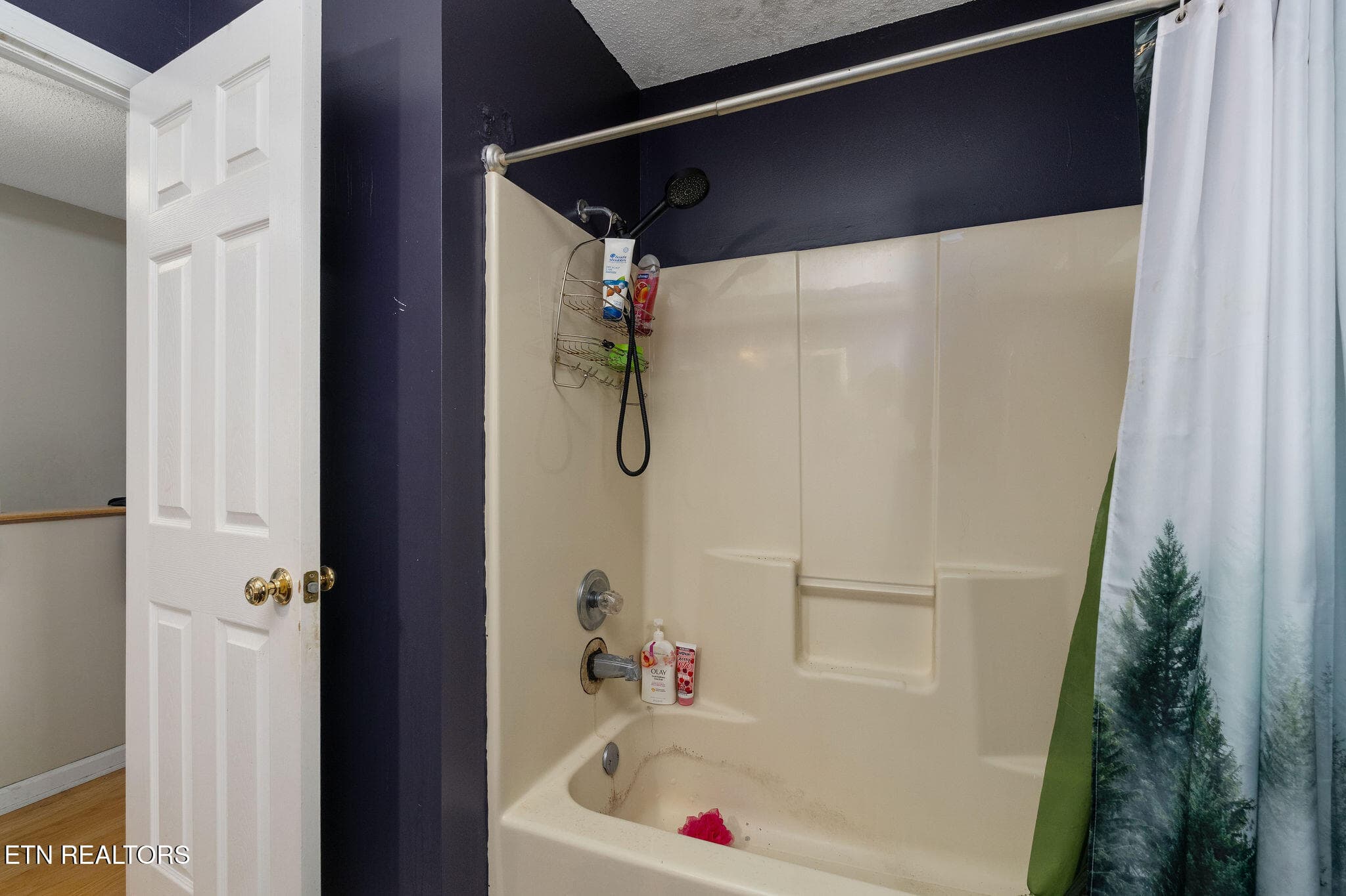 FULL BATH - 212 Pickens Rd, Kingsport, TN 37663, Kingsport