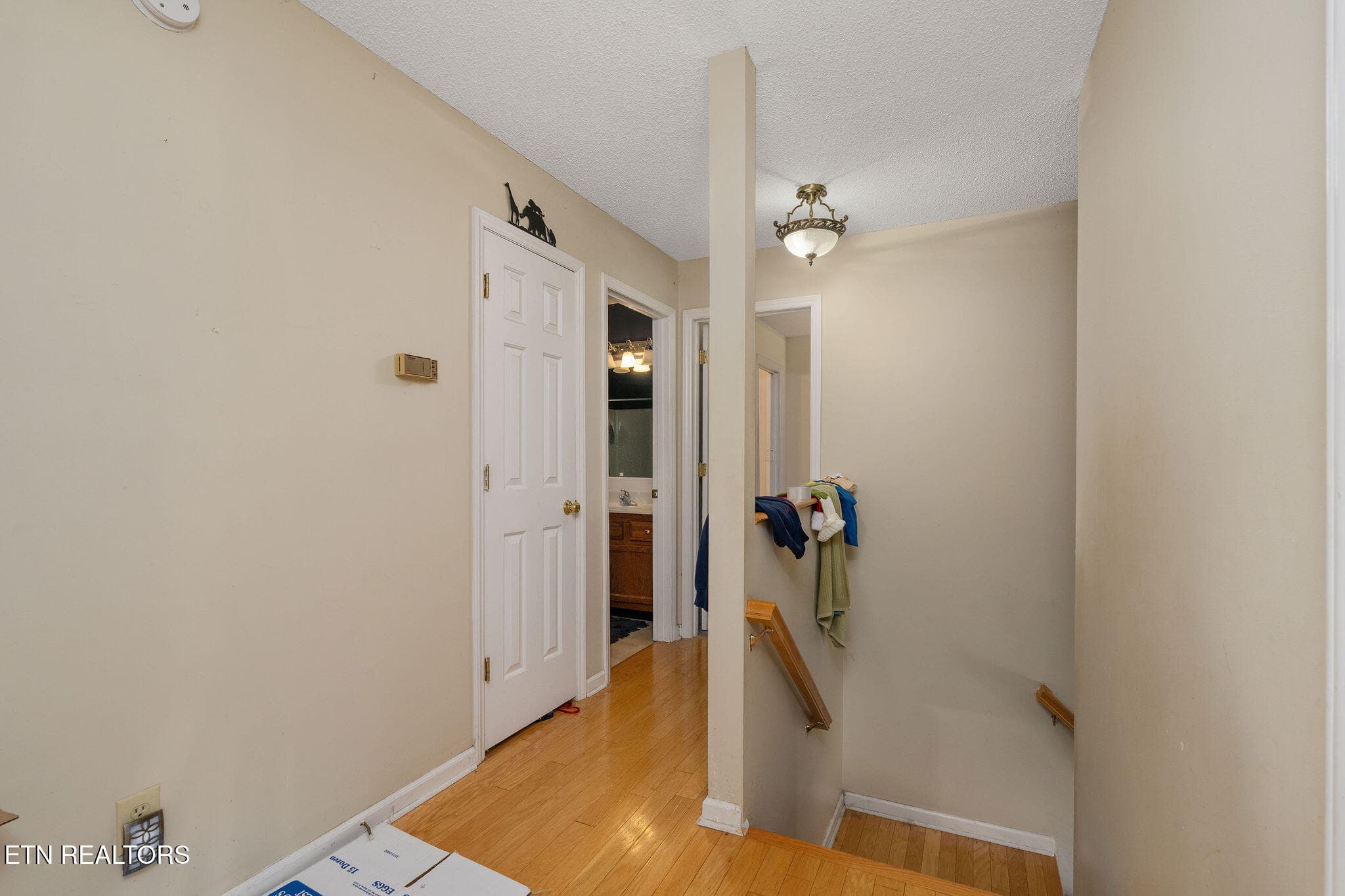 UPSTAIRS - 212 Pickens Rd, Kingsport, TN 37663, Kingsport