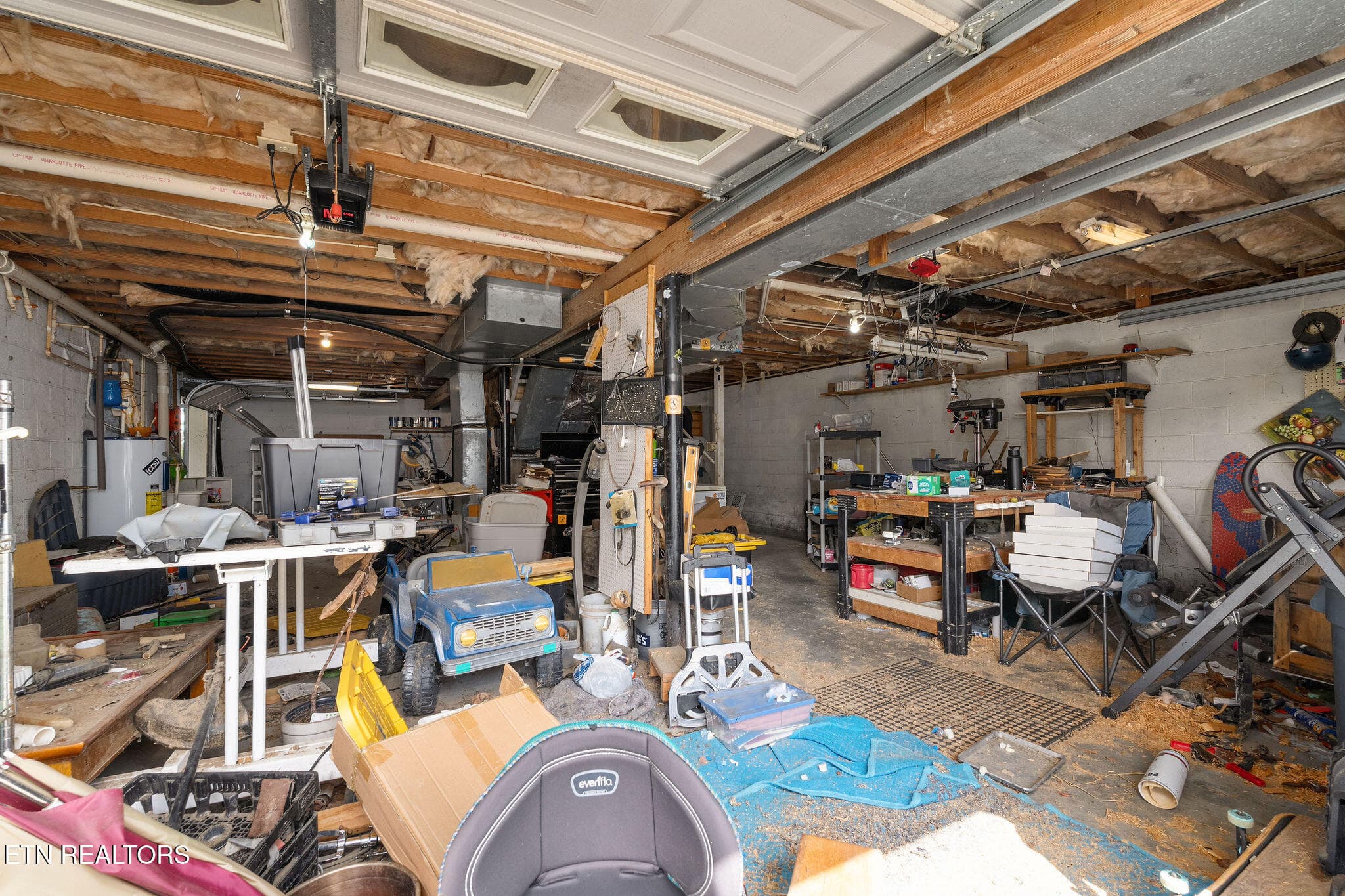 GARAGE - 212 Pickens Rd, Kingsport, TN 37663, Kingsport