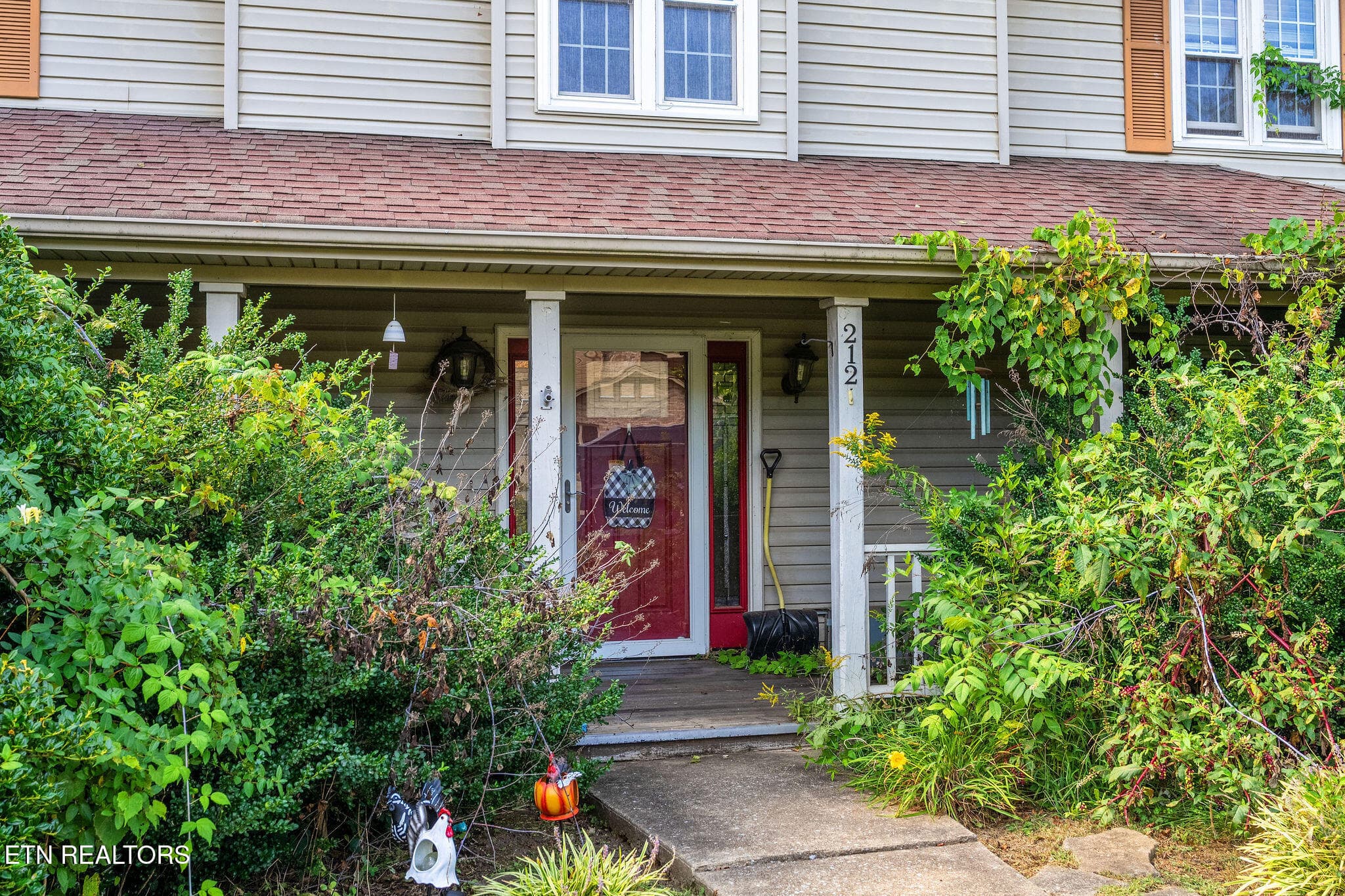 FRONT PORCH - 212 Pickens Rd, Kingsport, TN 37663, Kingsport