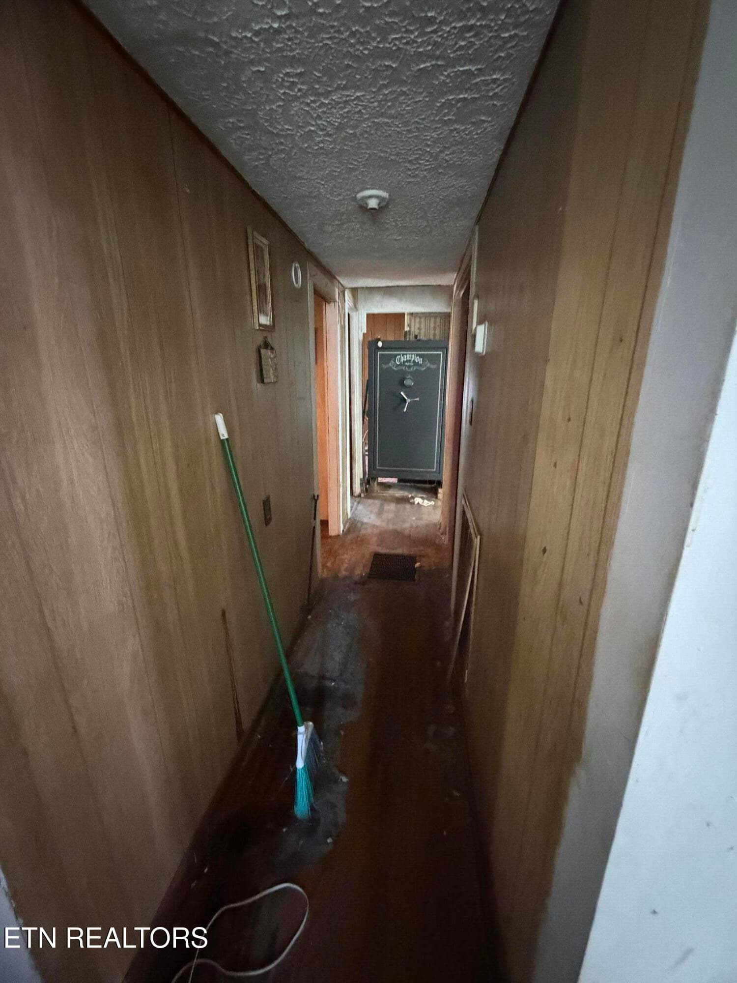 IMG_9582 - 1116 W Walden St, LaFollette, TN 37766, LaFollette
